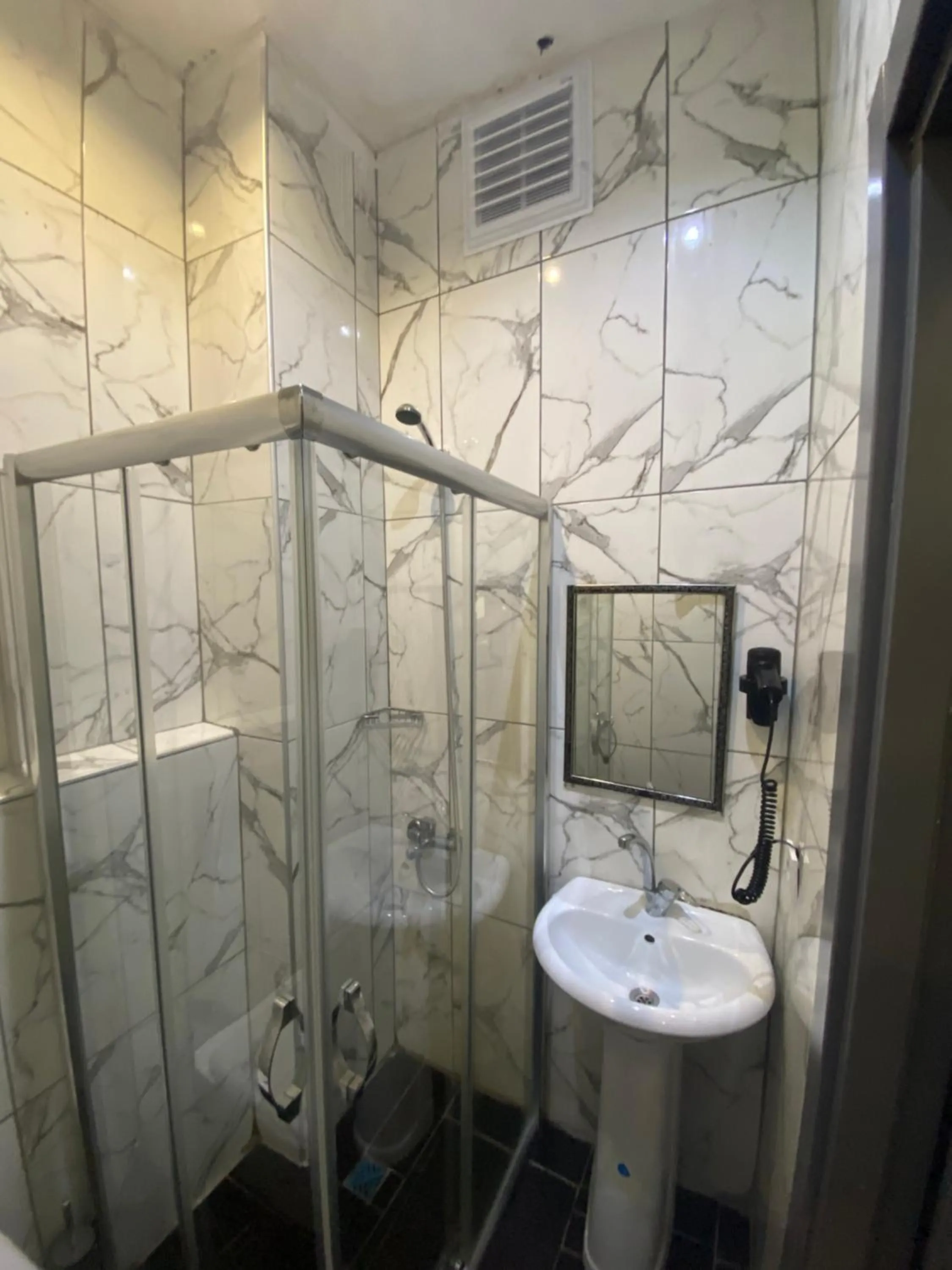 Bedroom, Bathroom in GANJ Hotel