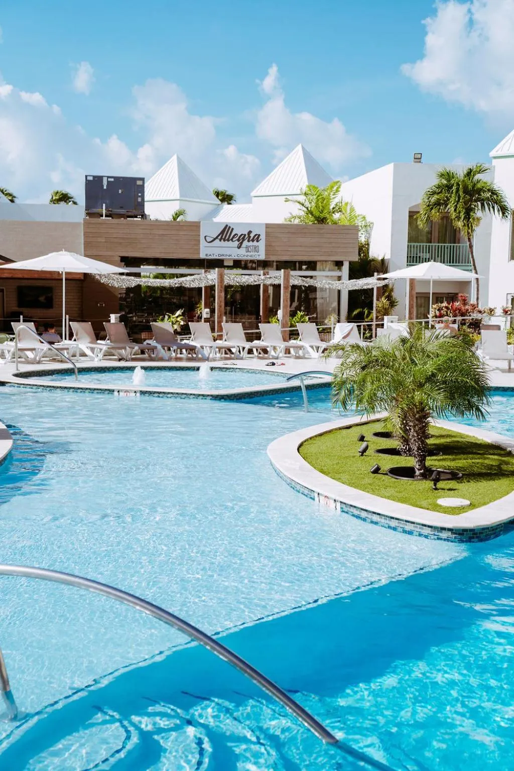 Restaurant/places to eat in The Mill Resort and Suites