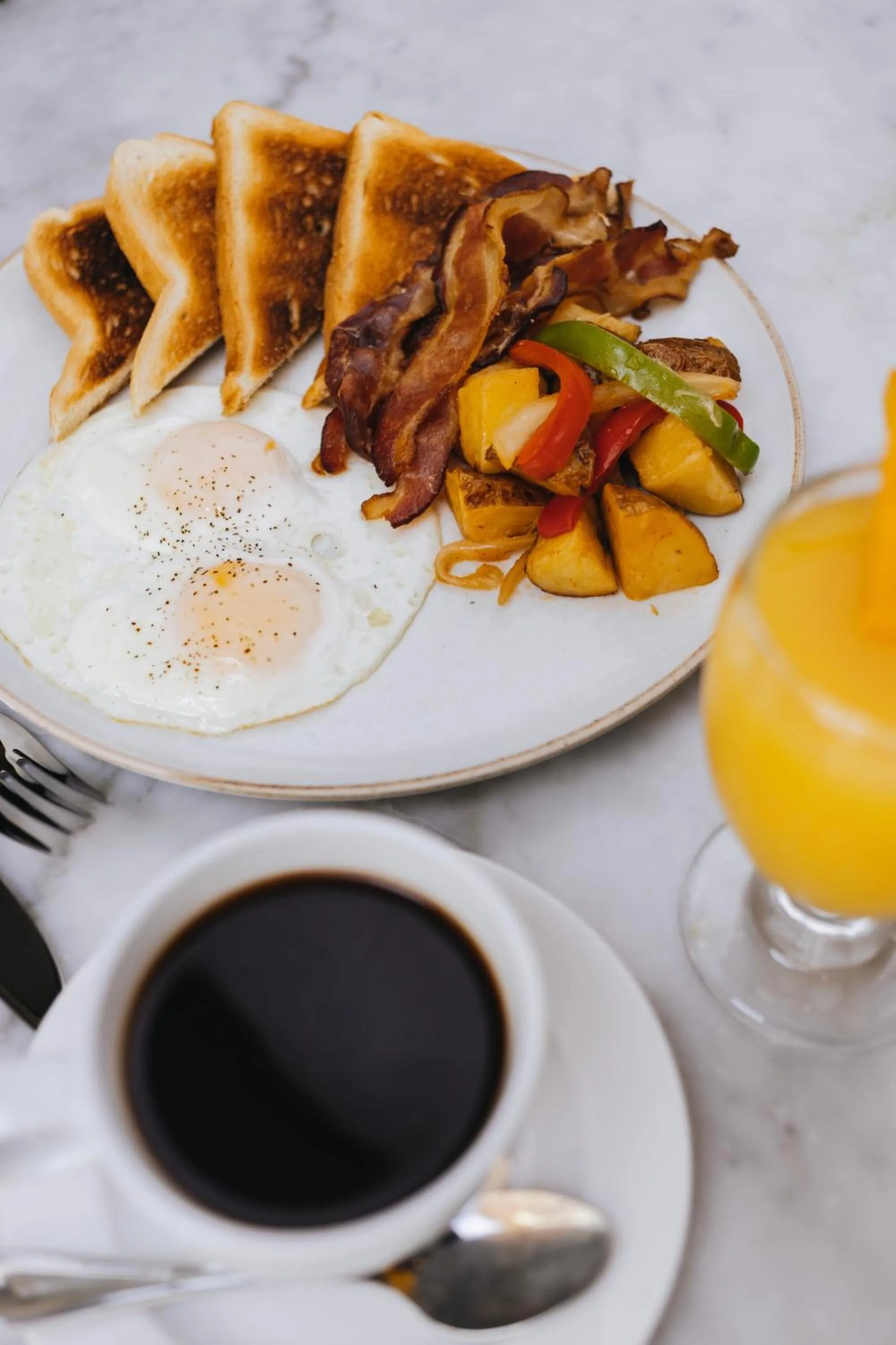 Restaurant/places to eat in The Mill Resort and Suites