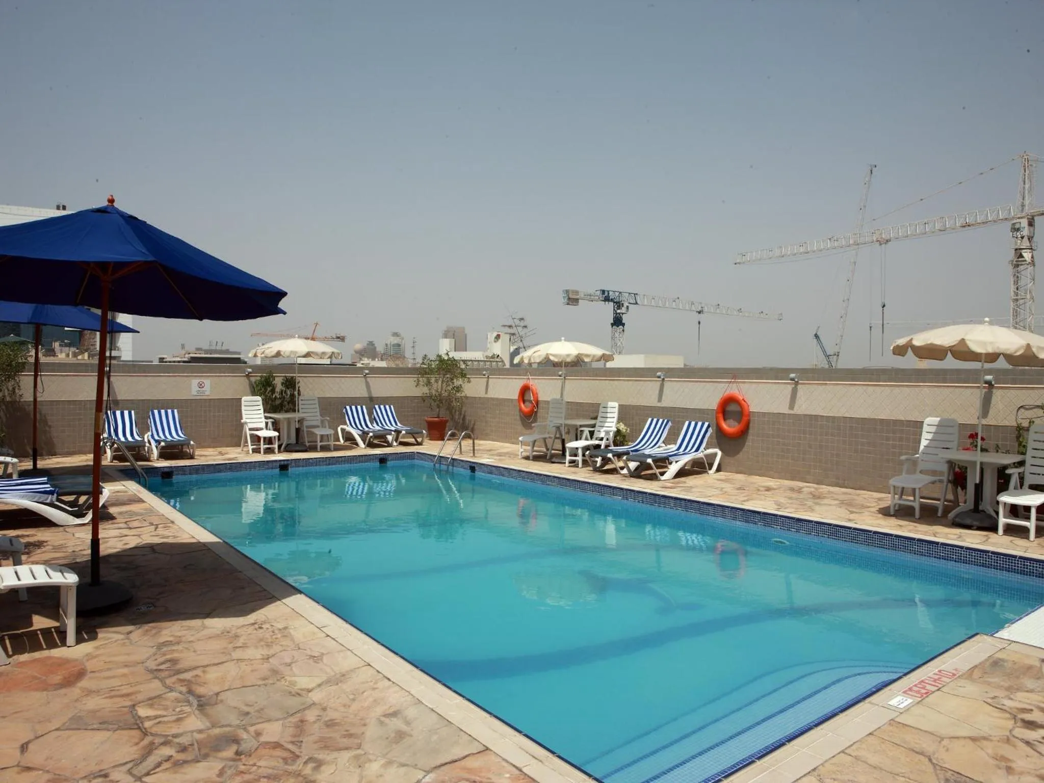 Swimming pool in Rose Garden Hotel Apartments - Bur Dubai