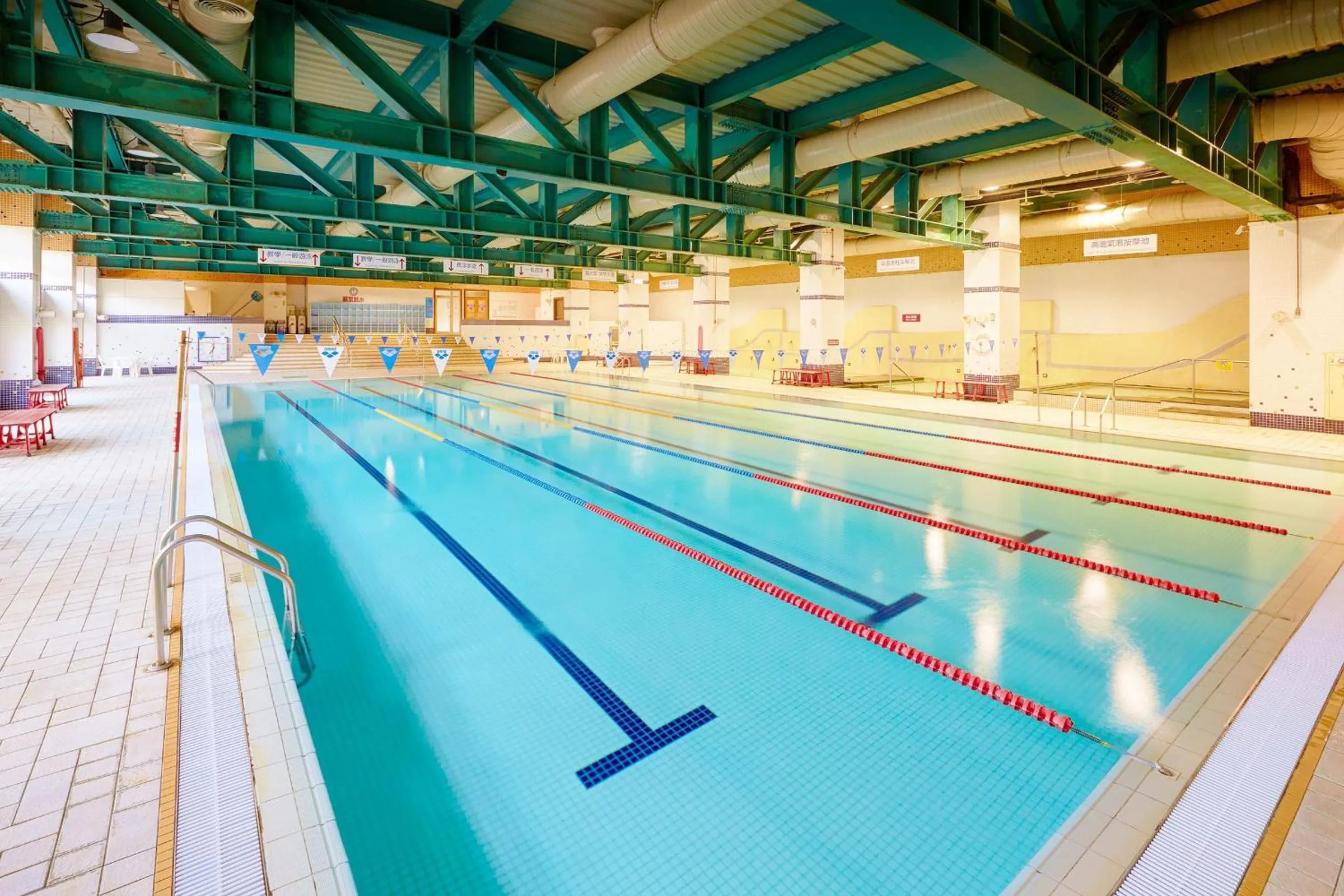 Swimming pool in Aspire Resort