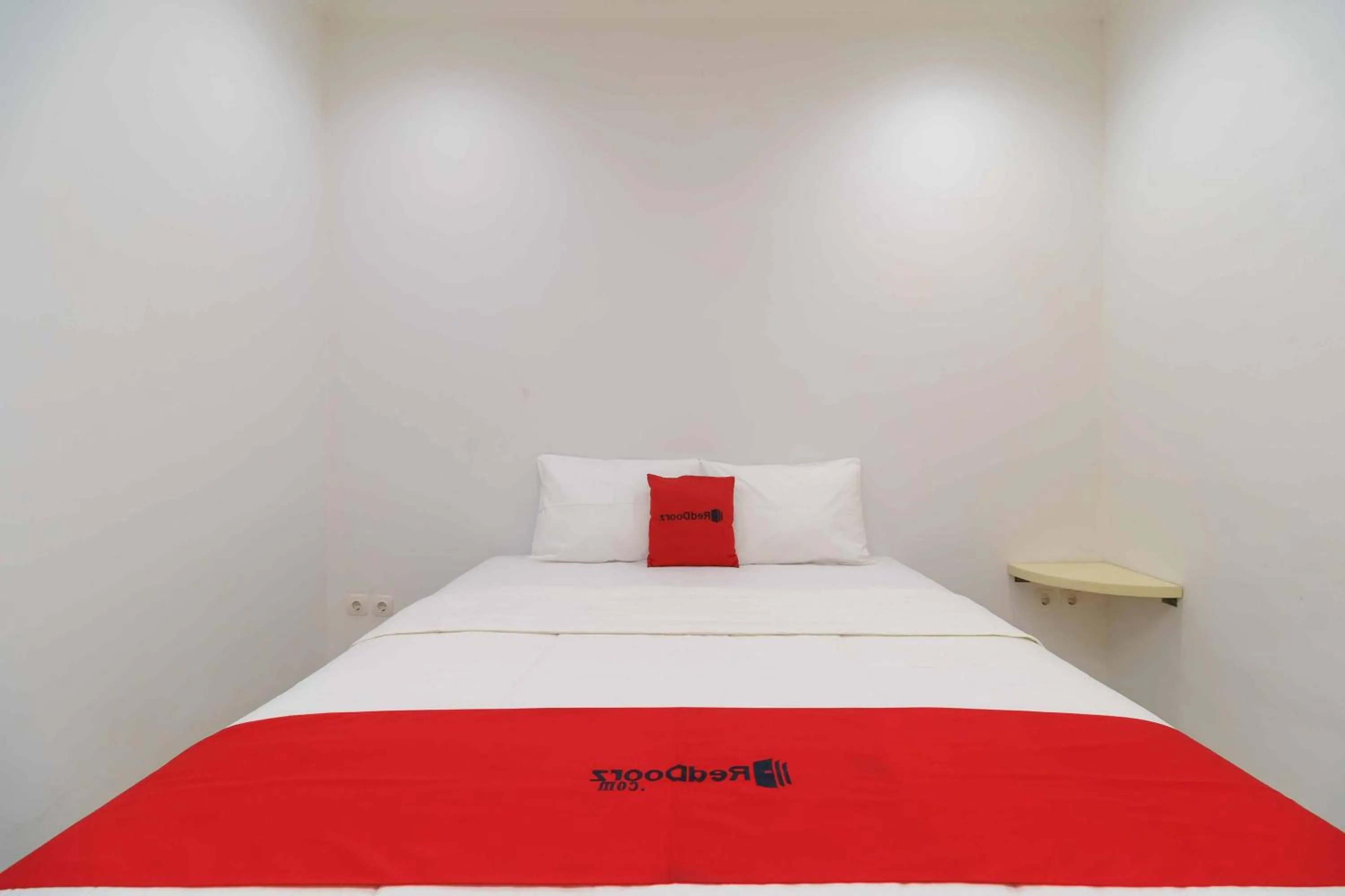 Bed in RedDoorz @ Taman Galaxy Bekasi