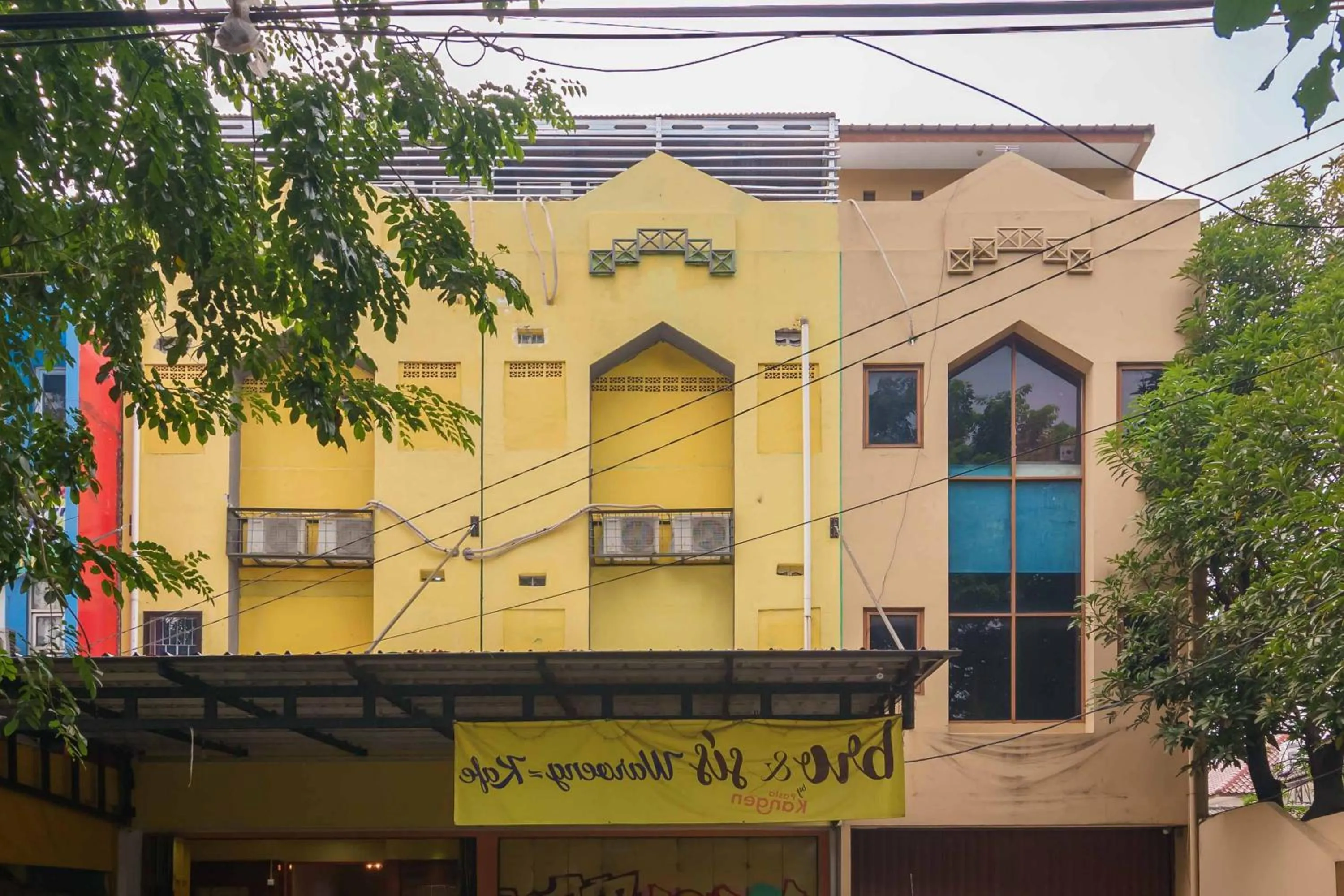 RedDoorz @ Taman Galaxy Bekasi