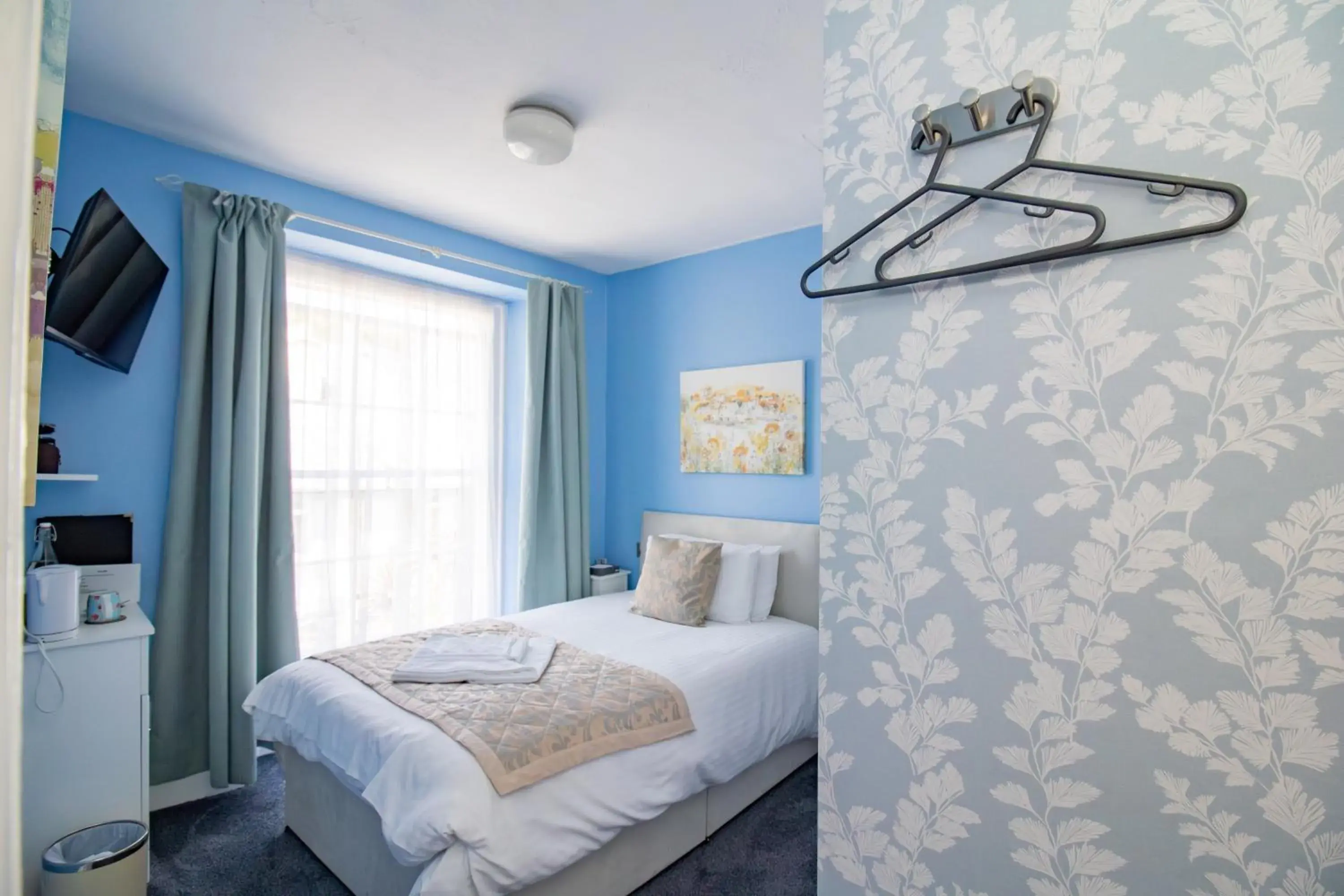 Deluxe Queen Room in St Vincent Guest House Deluxe Queen Room in St Vincent Guest House