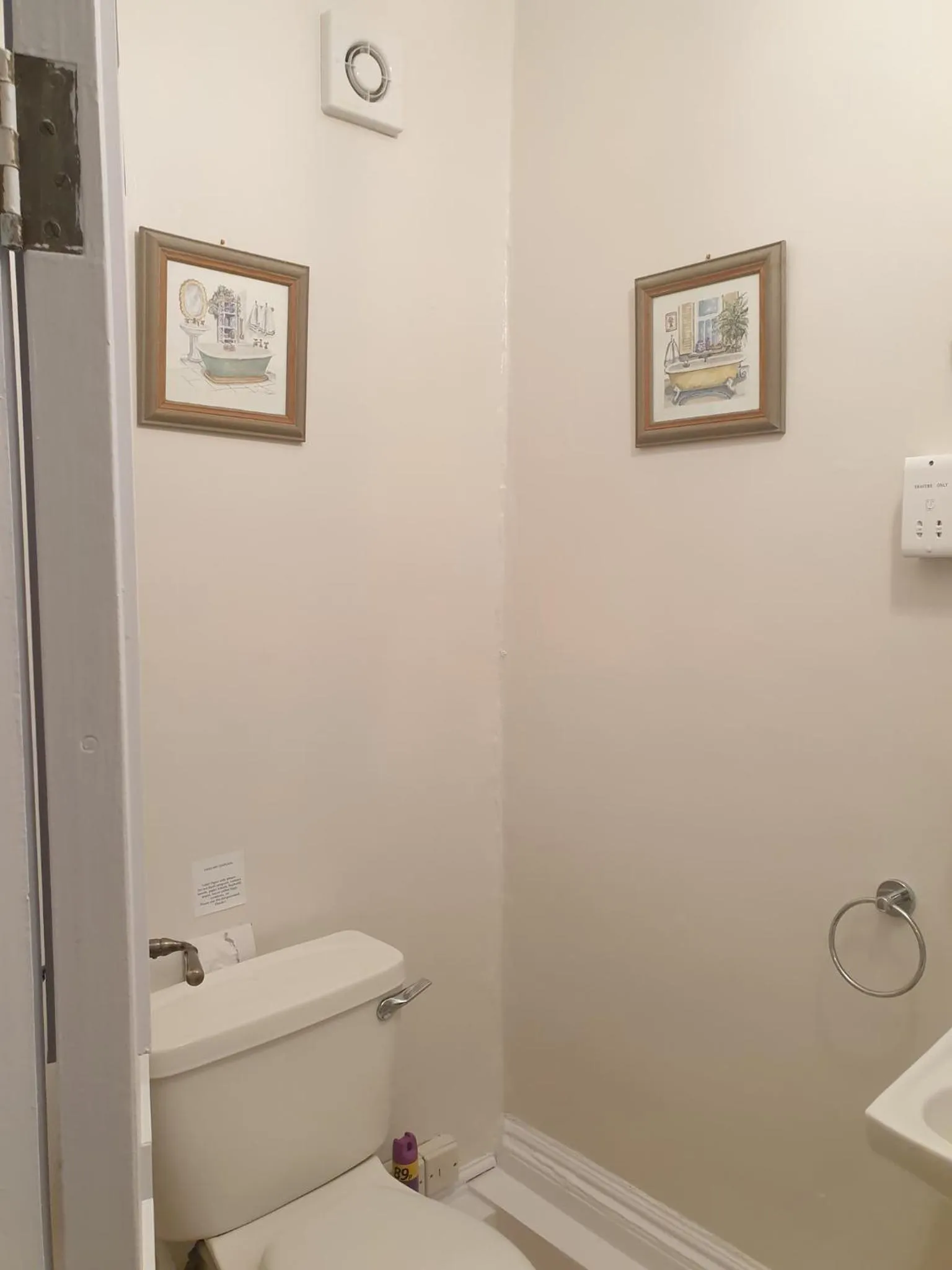 Bathroom in St Vincent Guest House