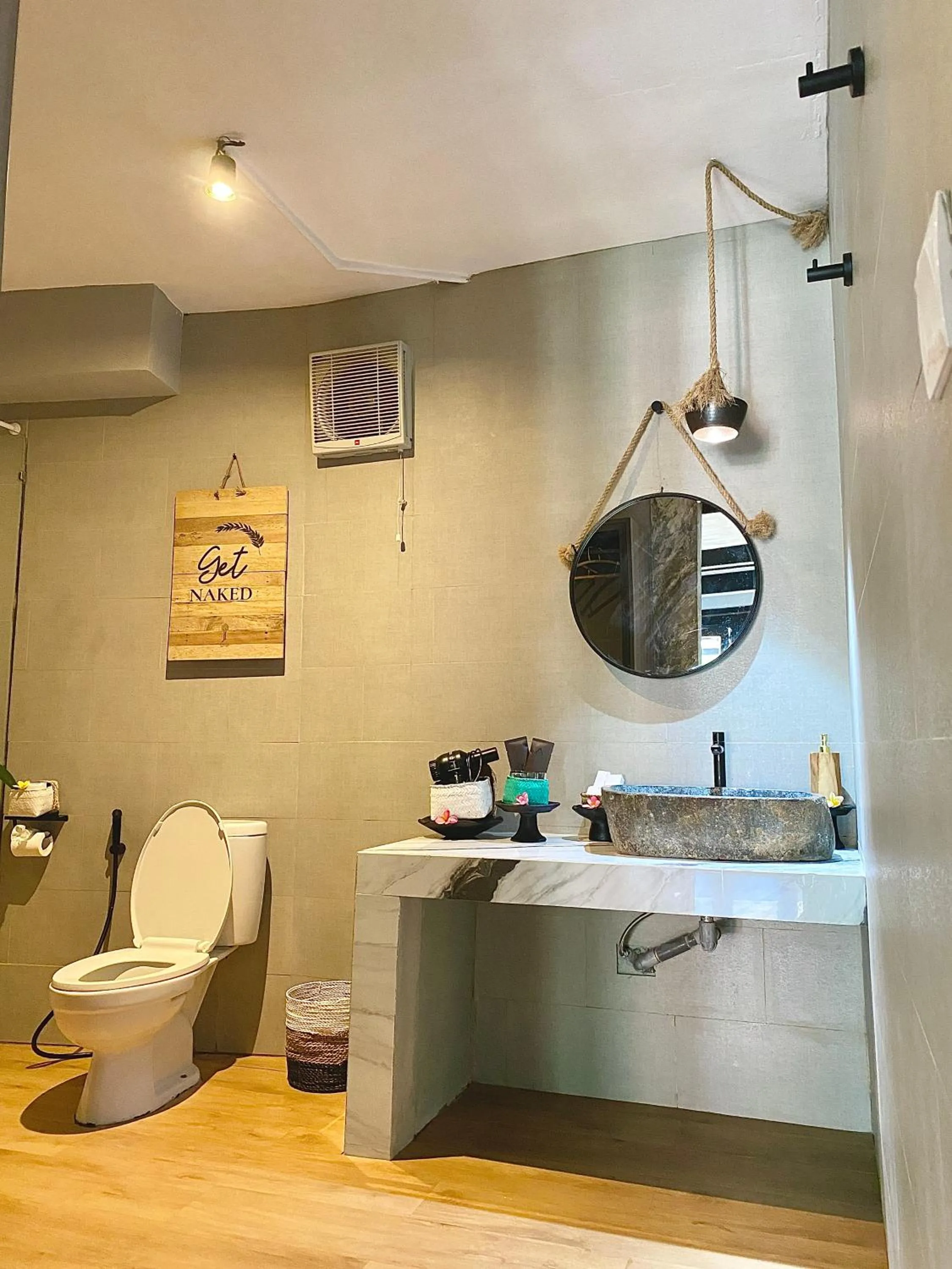 Toilet in The Jungle Hostel Canggu