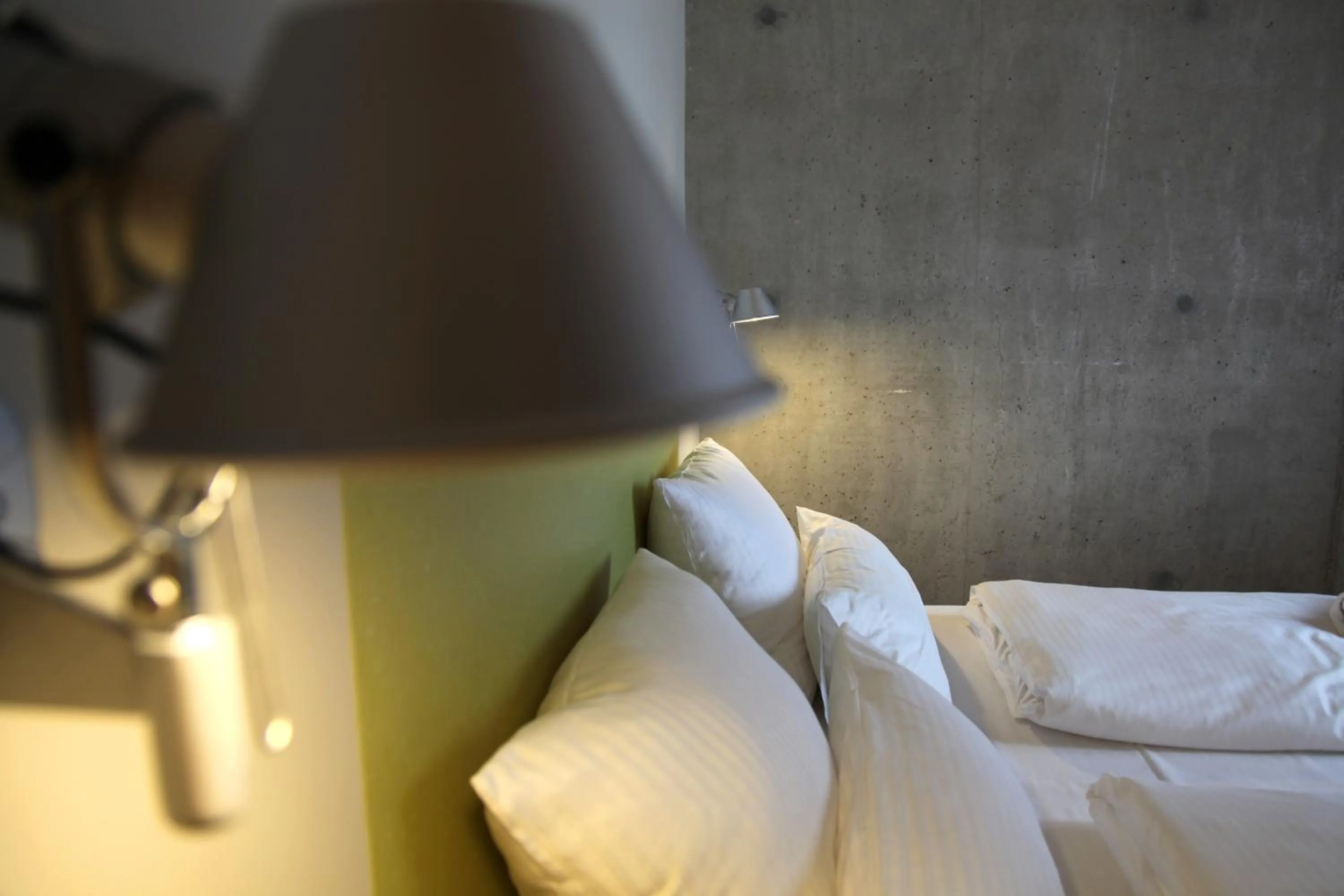 Photo of the whole room, Bed in Ökohotel aus Holz Alea Eco