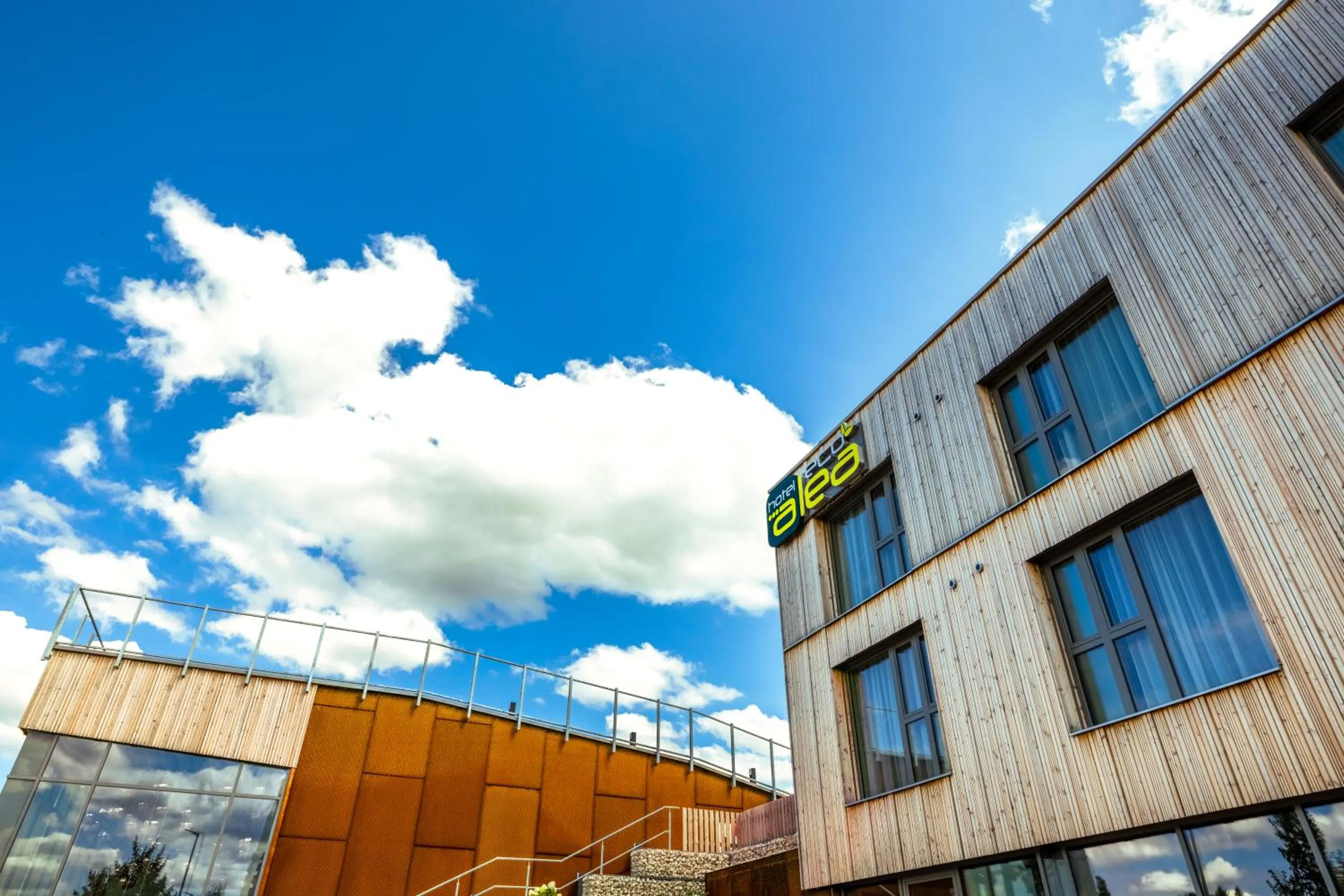 Property building in Ökohotel aus Holz Alea Eco