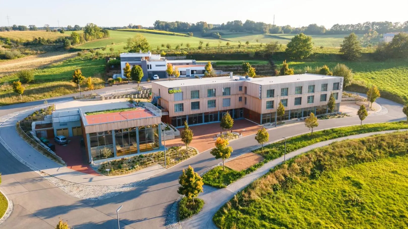 Property building in Ökohotel aus Holz Alea Eco