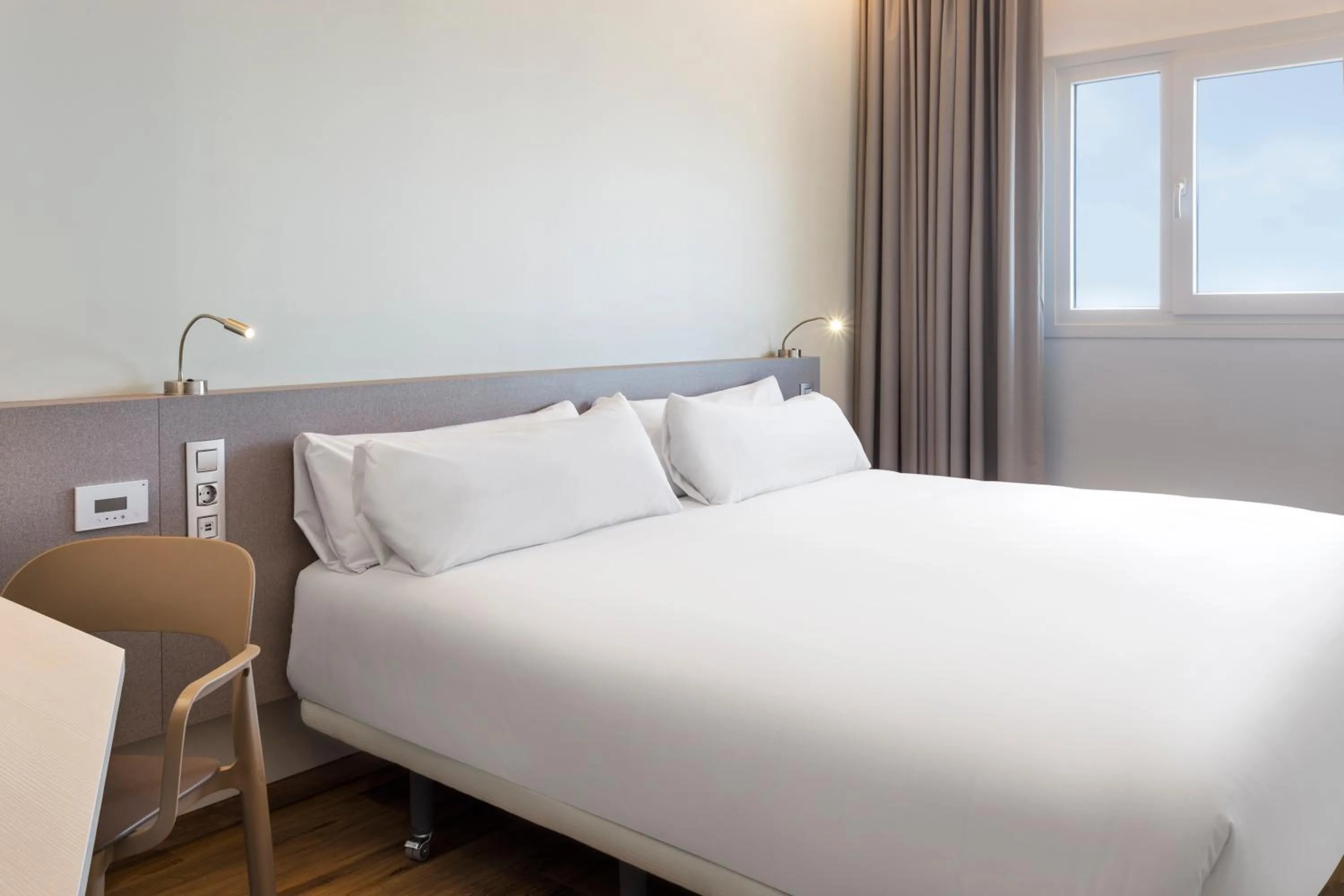 Decorative detail, Bed in B&B HOTEL Almería Vicar