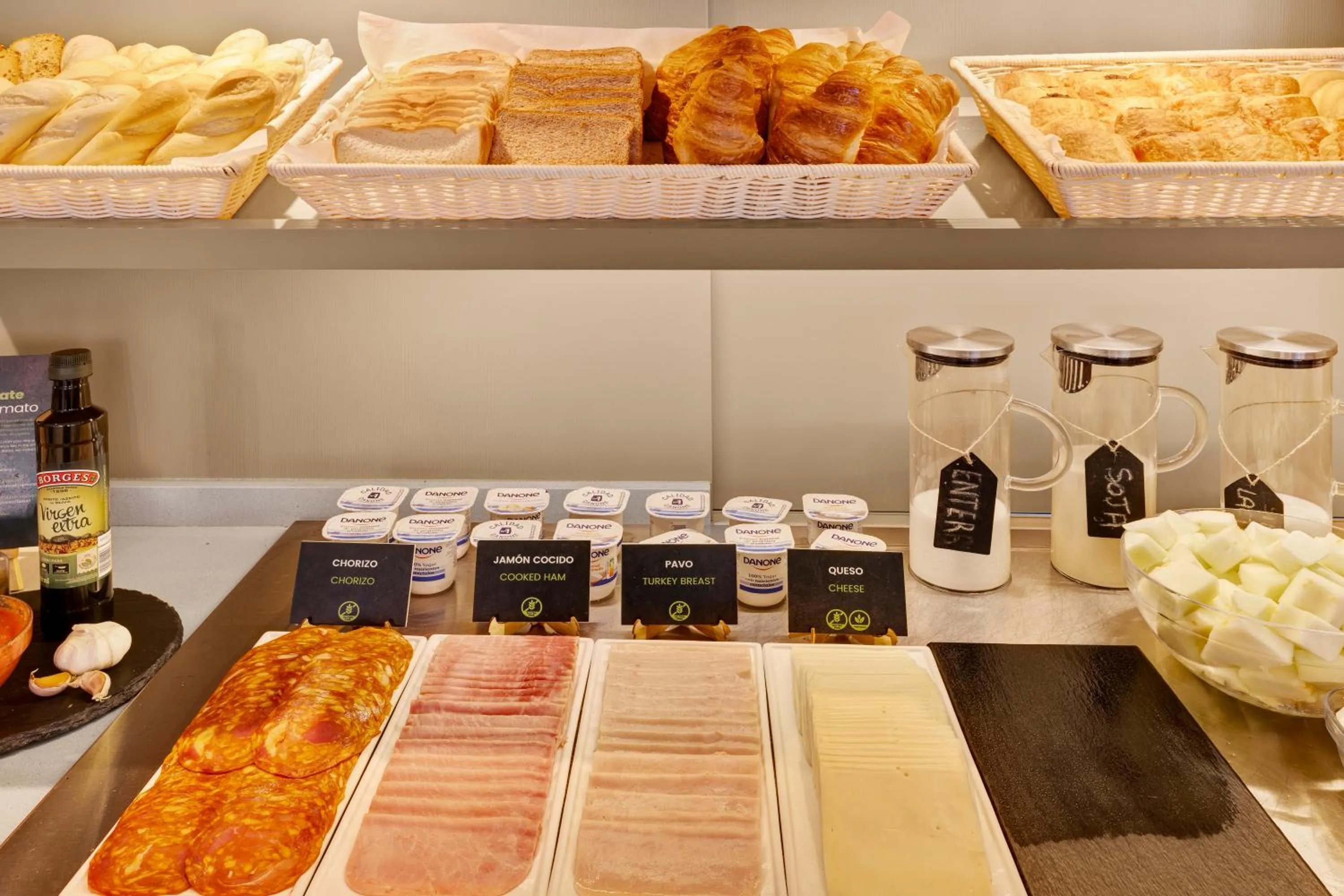 Buffet breakfast in B&B HOTEL Almería Vicar