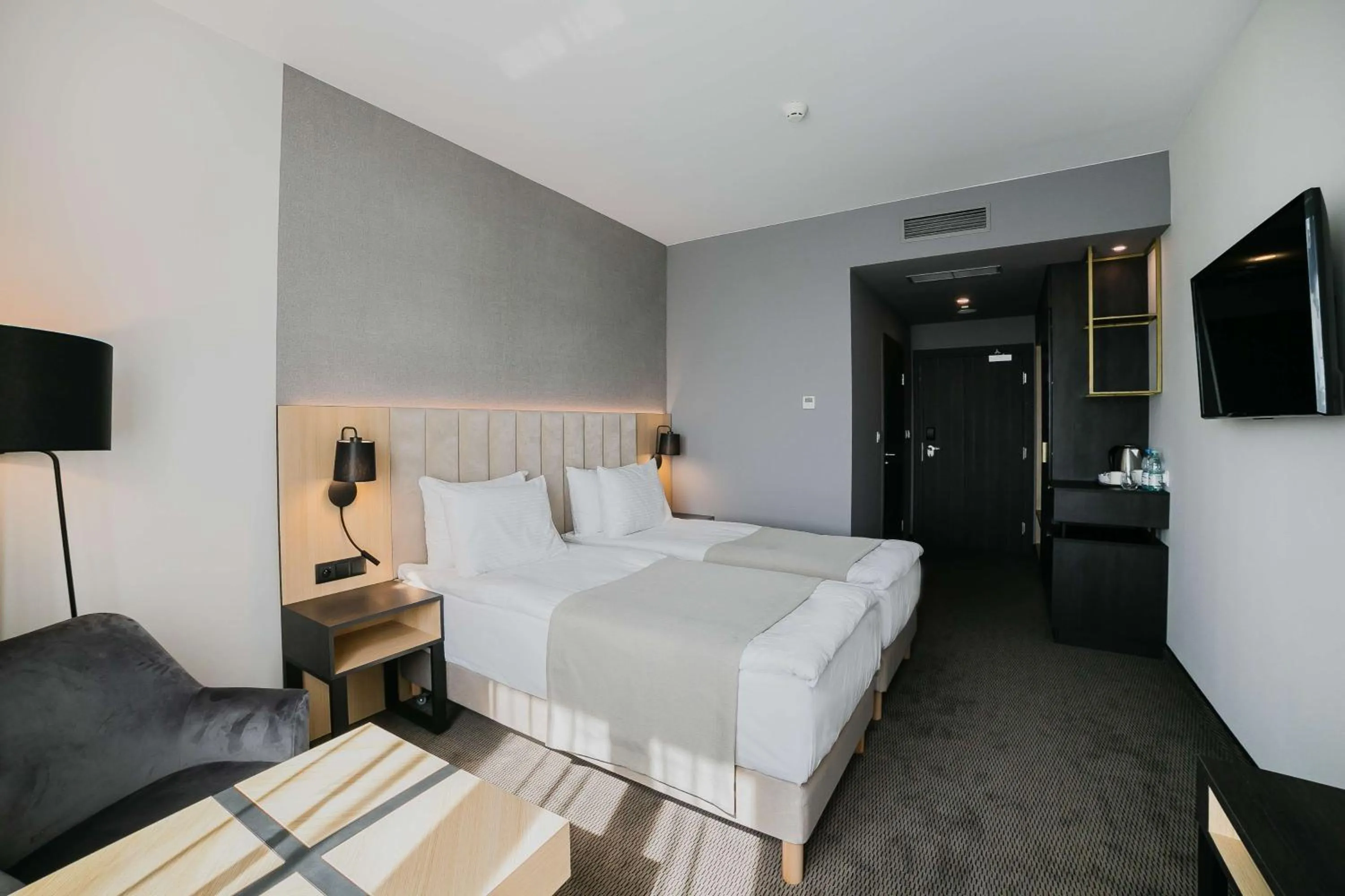 TV and multimedia, Bed in V Hotel Warsaw