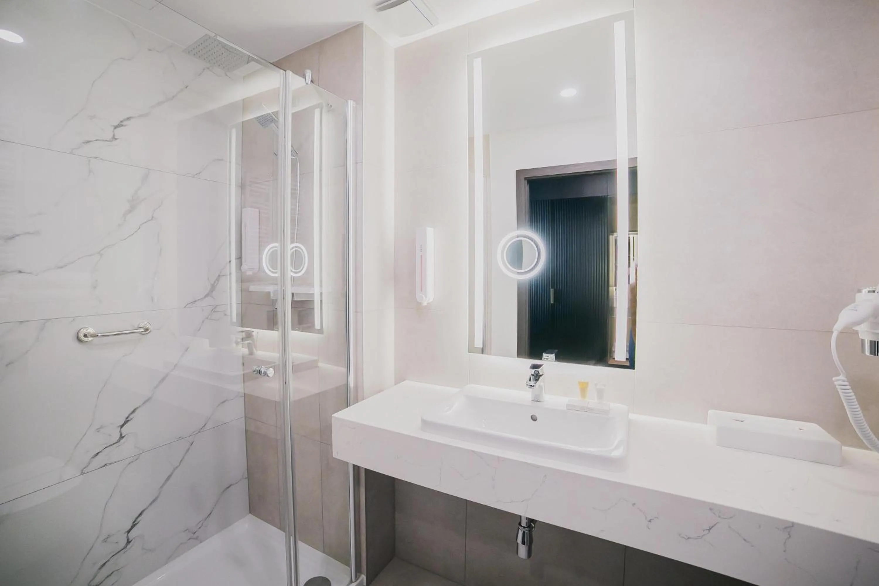 Bathroom in B&B HOTEL Warsaw East