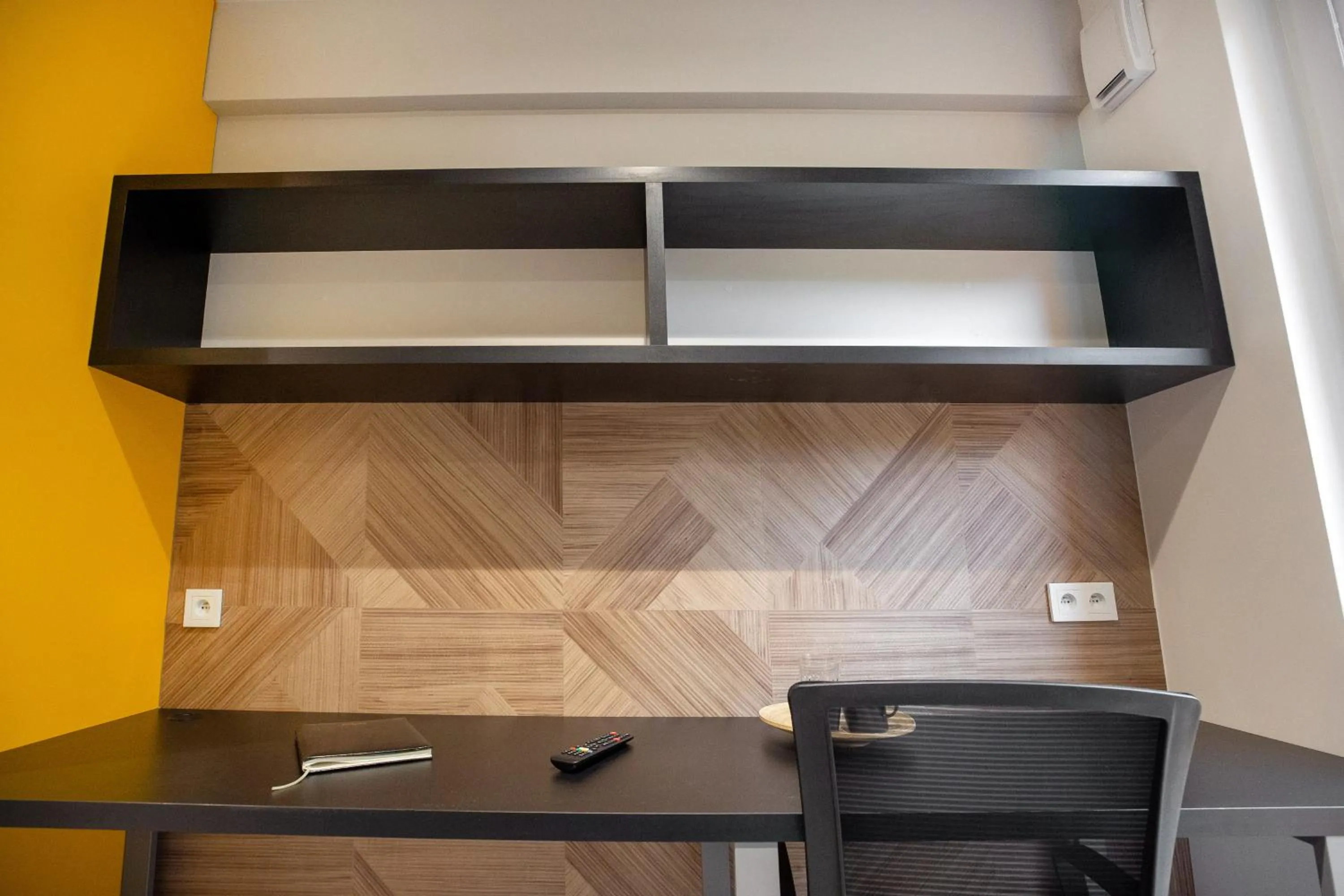 Photo of the whole room in iroom