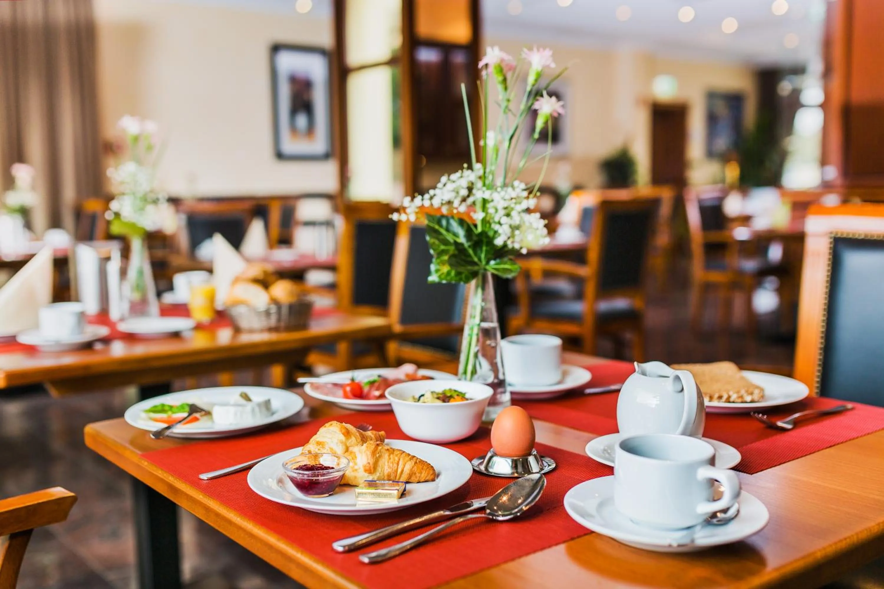 Buffet breakfast in Hotel Villa Marburg im Park