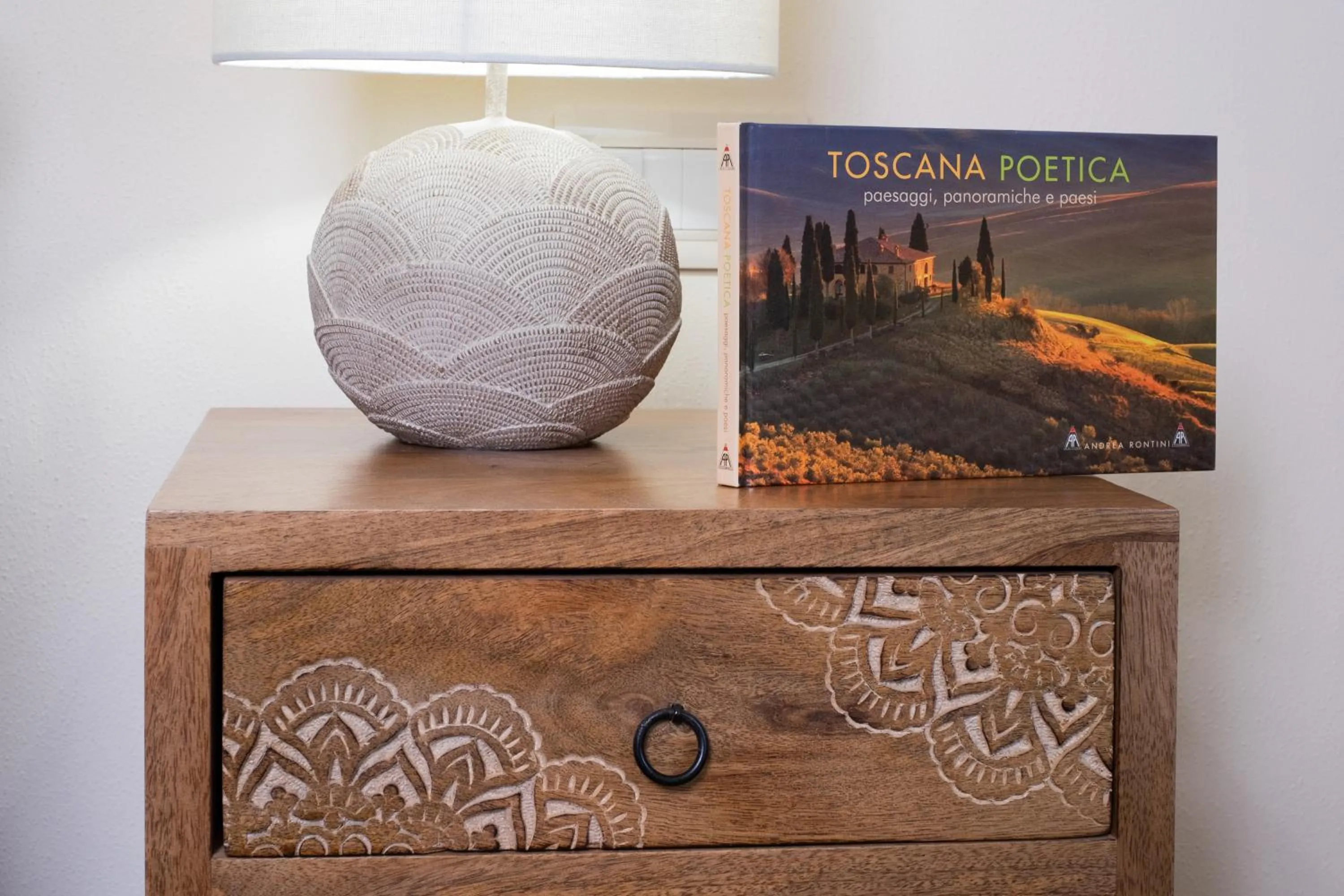 Decorative detail in Relais San Baio