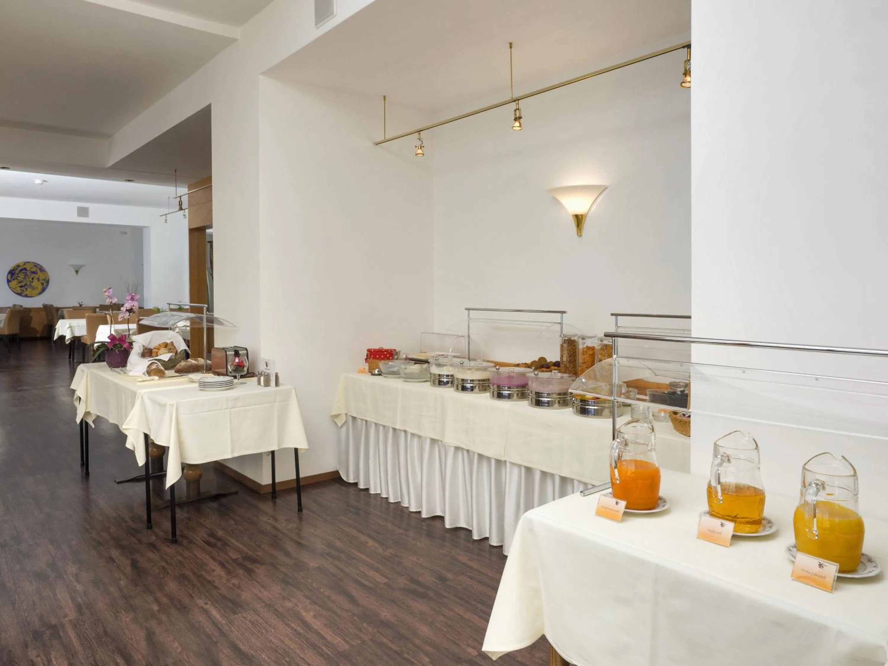 Buffet breakfast in Hotel Arancio