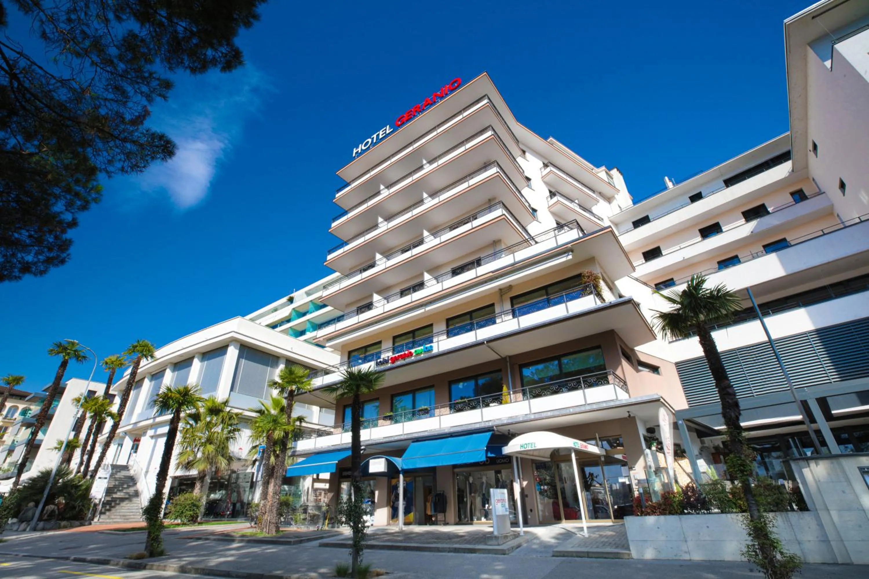 Property building in Hotel Geranio Au Lac
