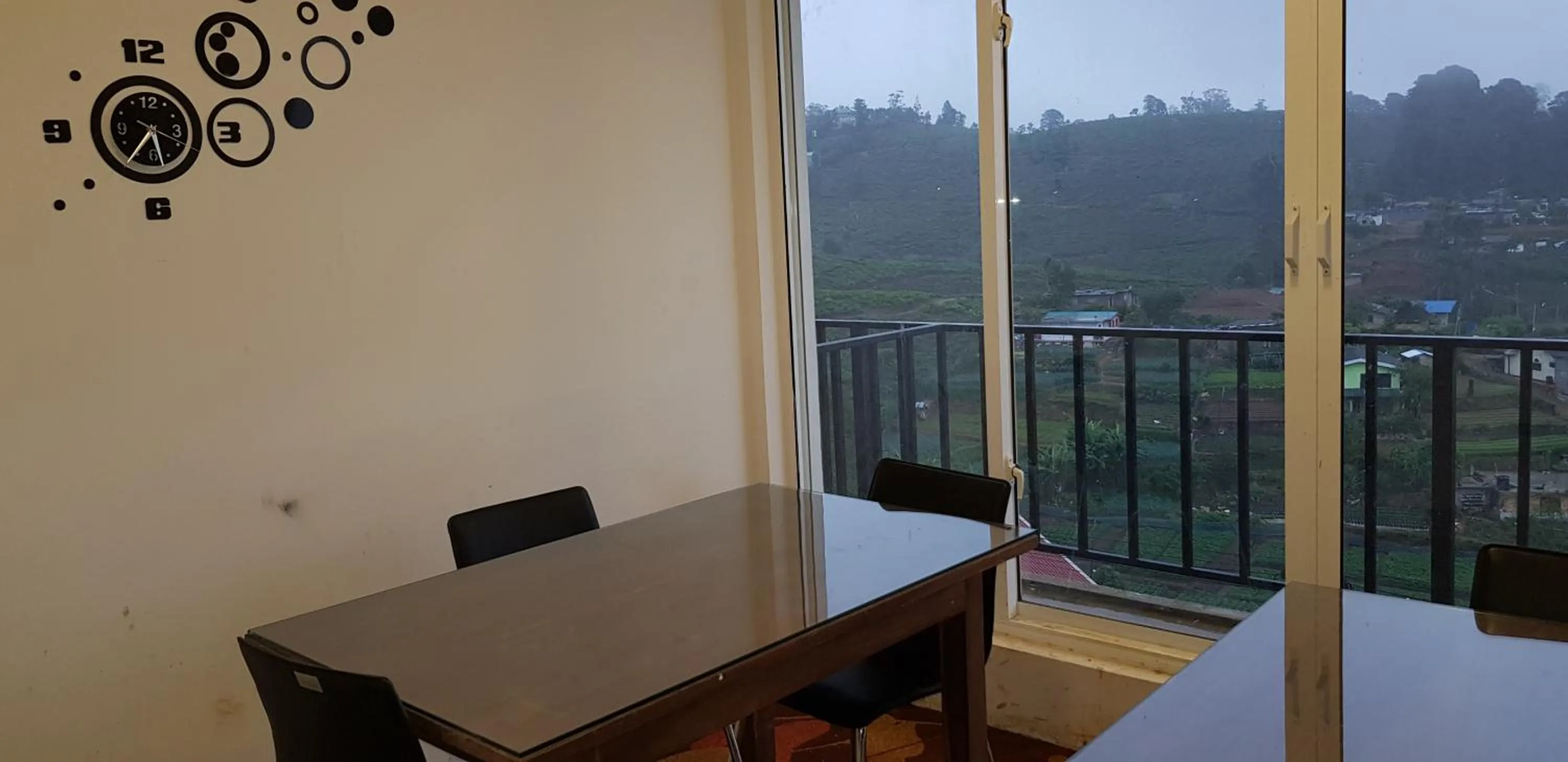 Restaurant/places to eat in Hotel ColdWorld