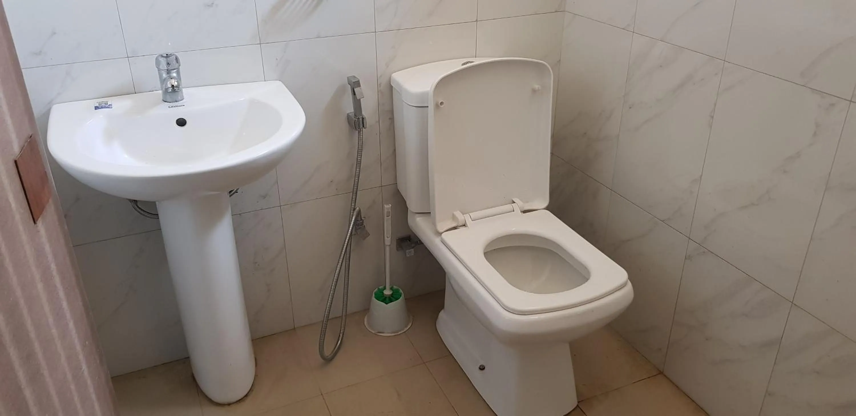 Toilet in Hotel ColdWorld