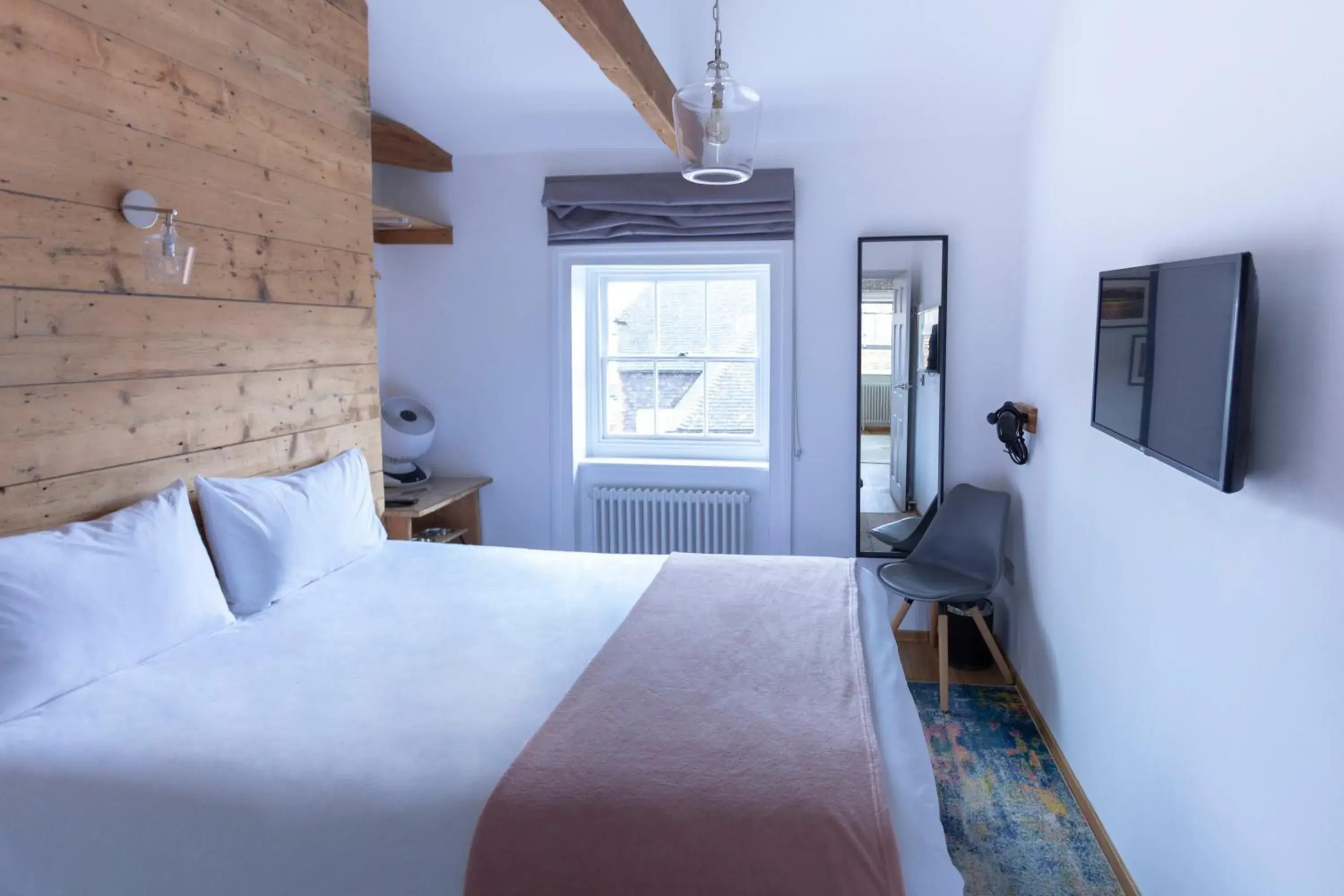 King Suite in Number 8 King Suite in Number 8