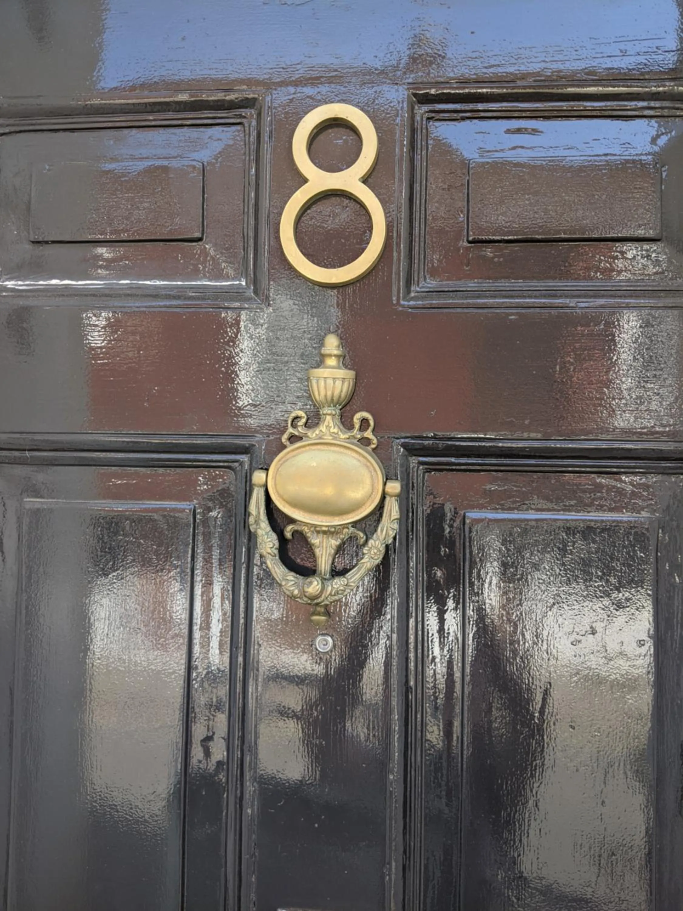 Facade/entrance in Number 8