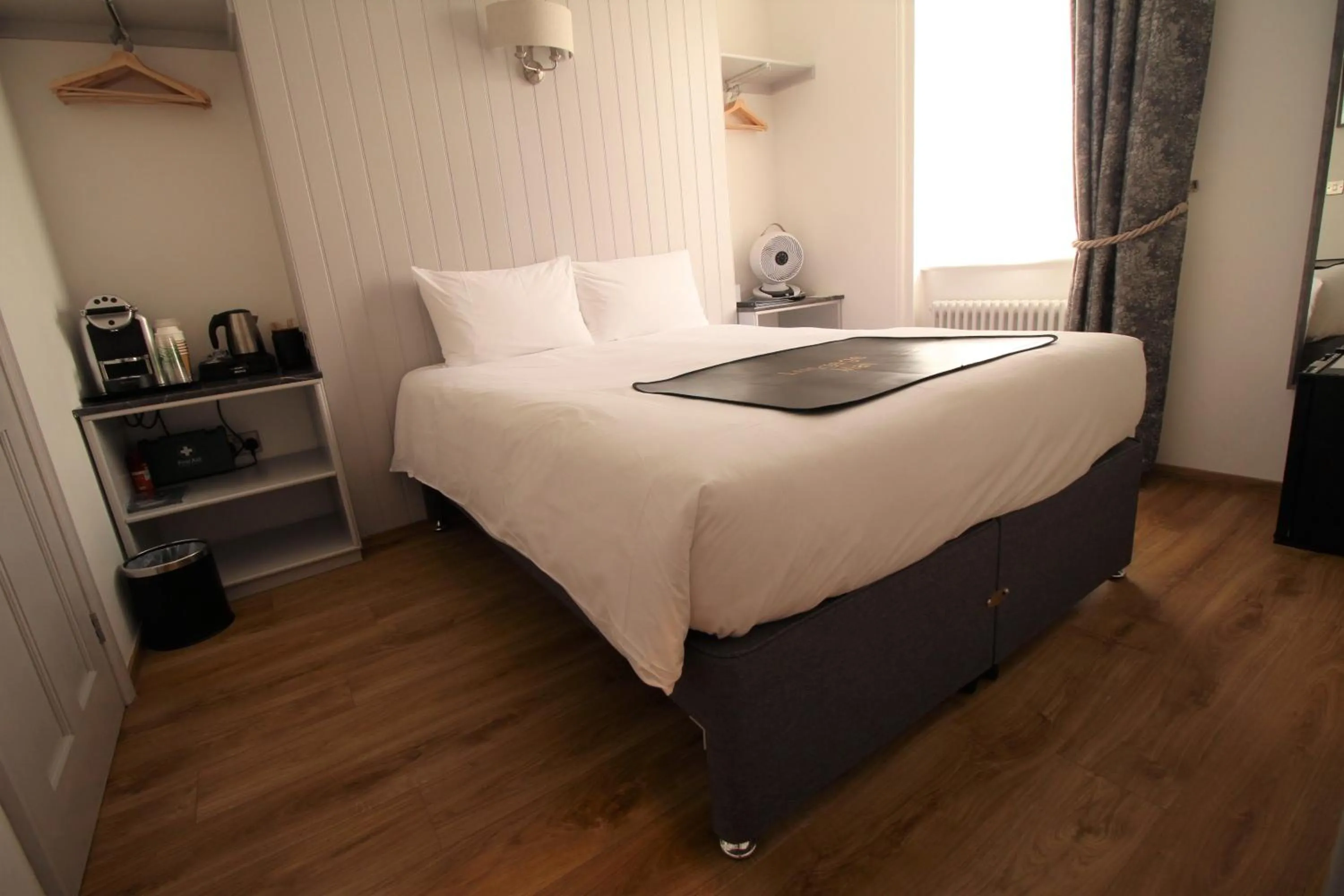 Bedroom, Bed in Number 8