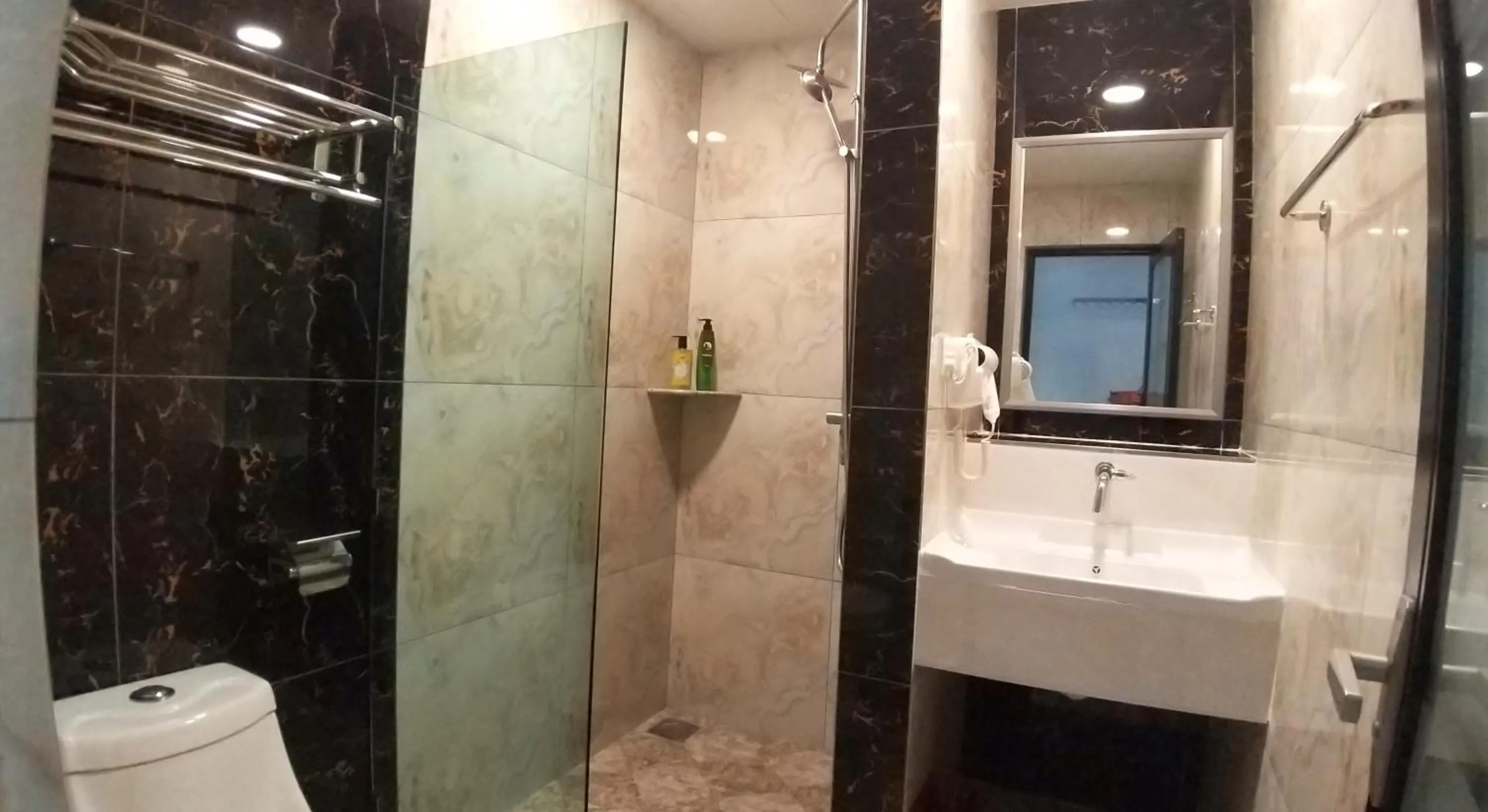 Bathroom in GOOD 9 HOTEL - Cahaya Kota Puteri