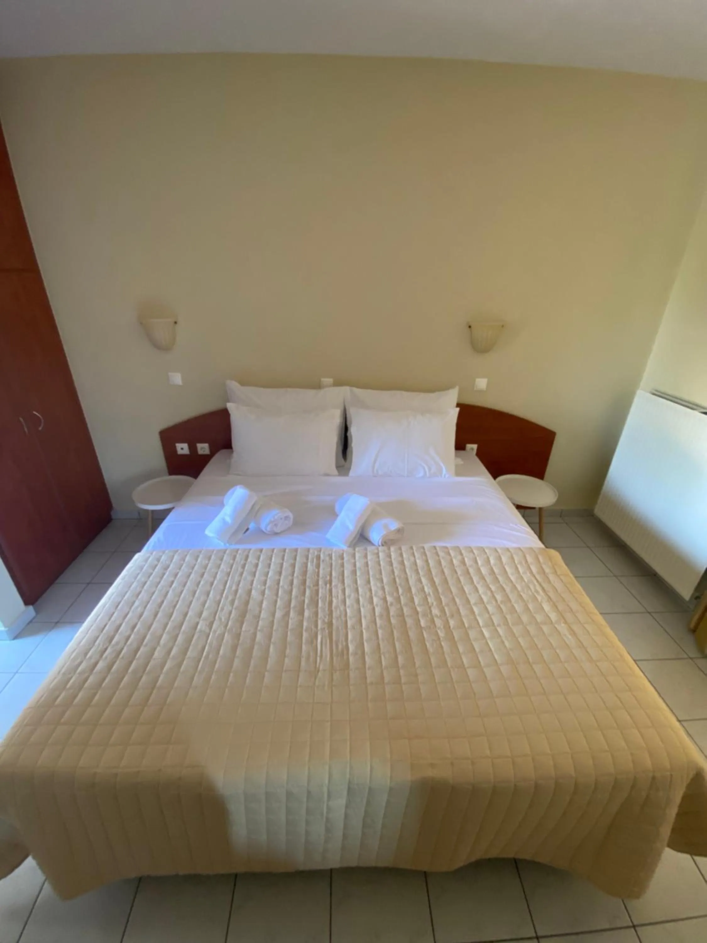 Bed in HOTEL ARIADNI