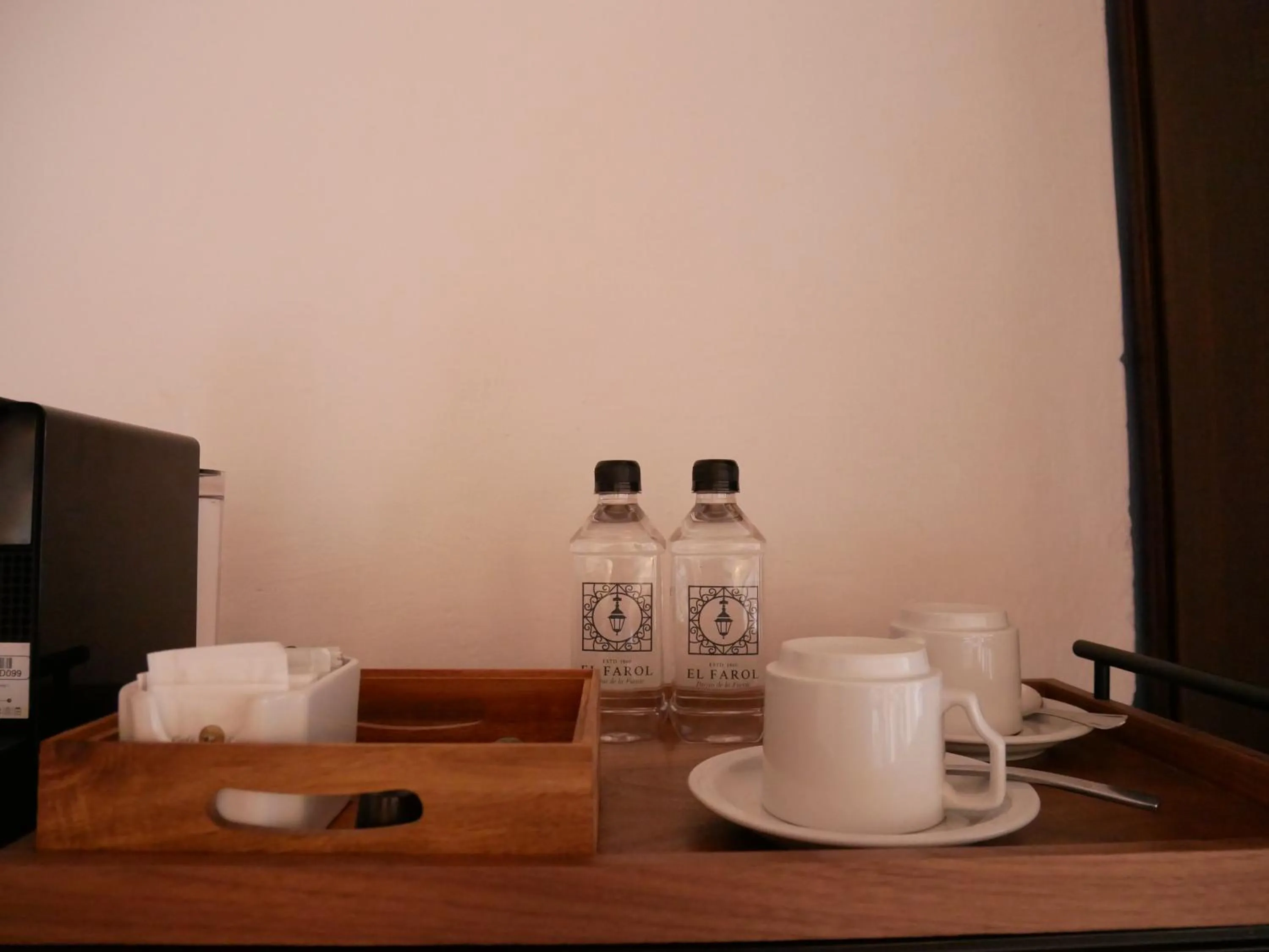 Coffee/tea facilities in Hotel El Farol