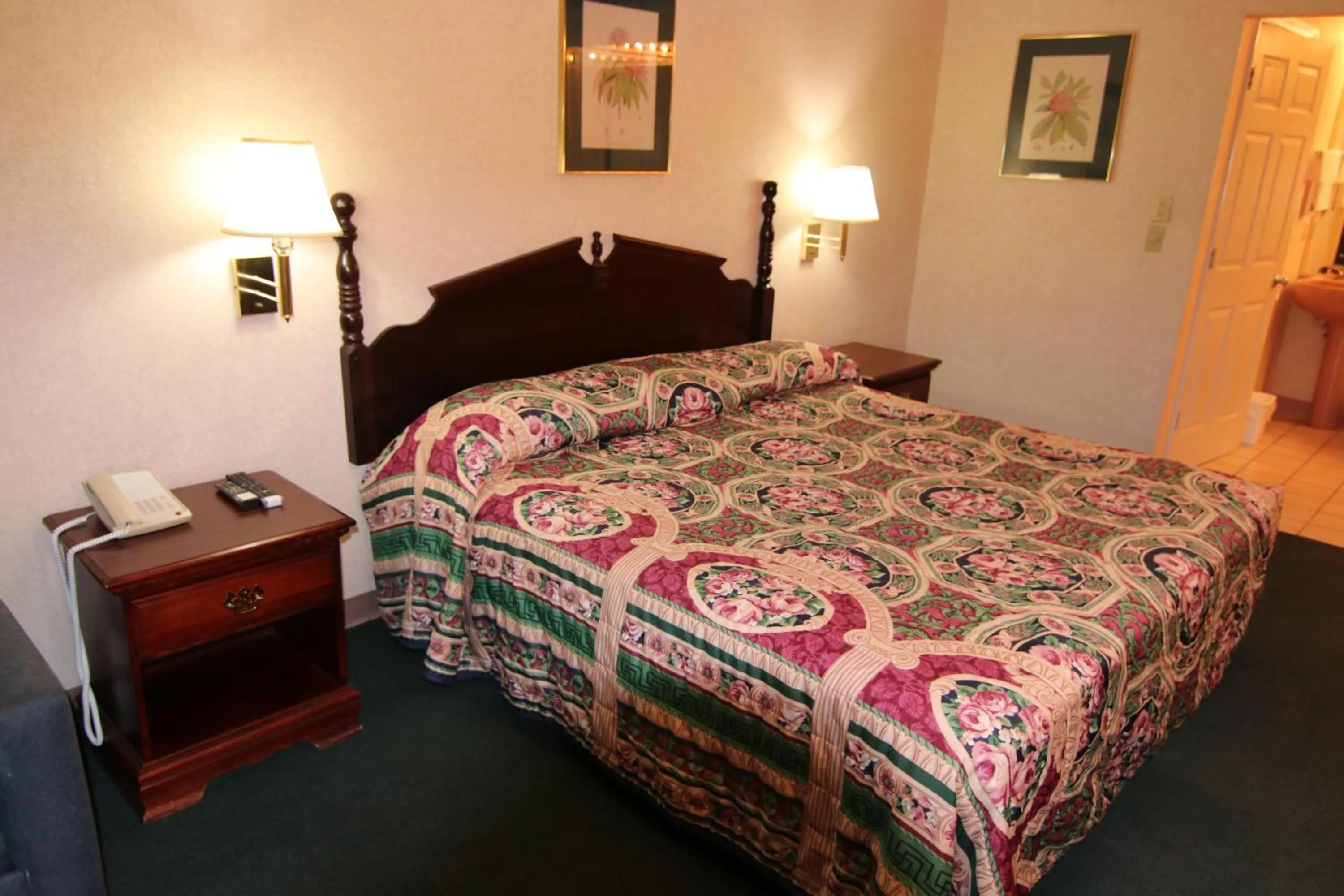 Bed in Executive Inn Kershaw