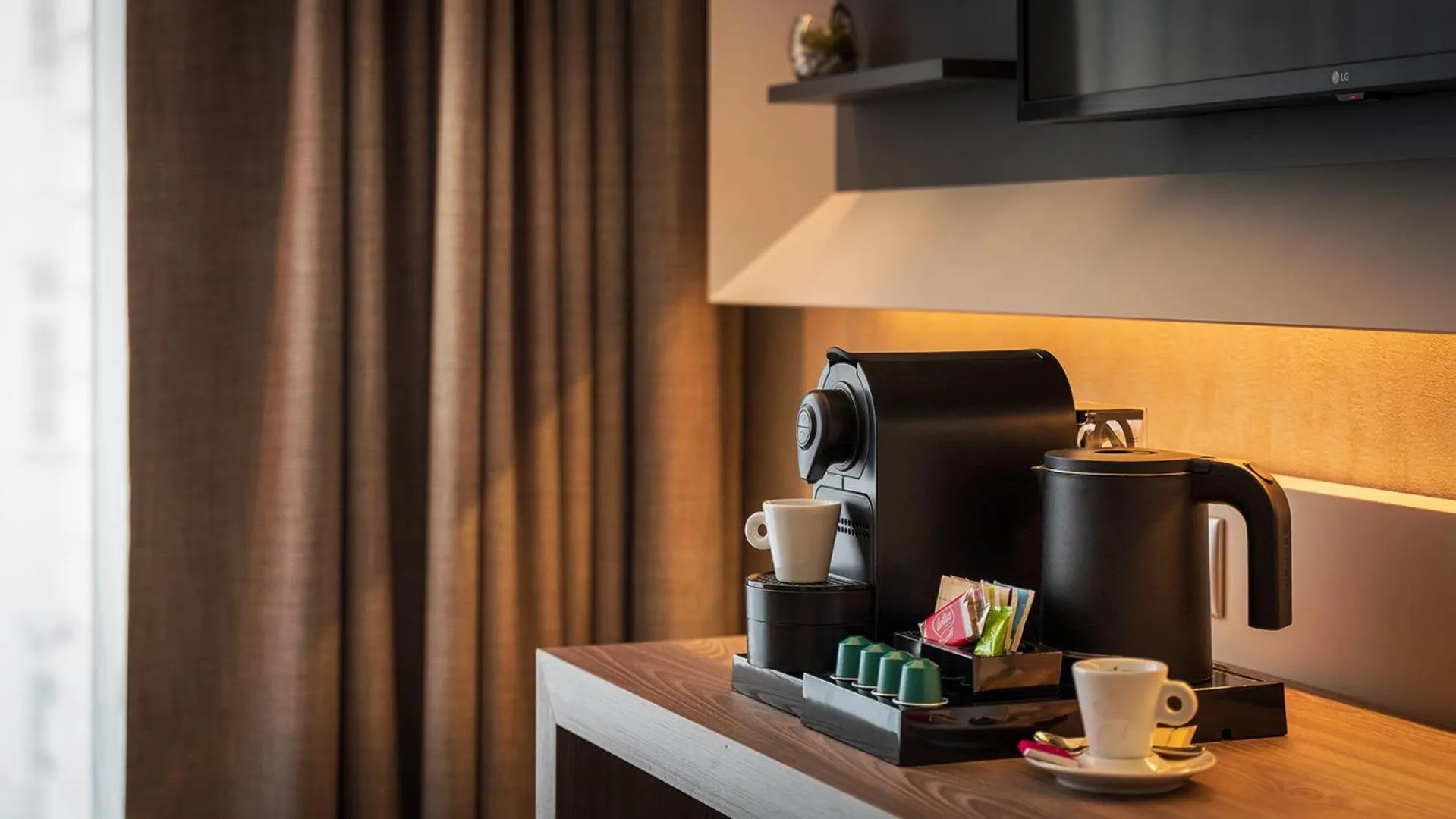 Coffee/tea facilities in Nefeli Boutique Hotel