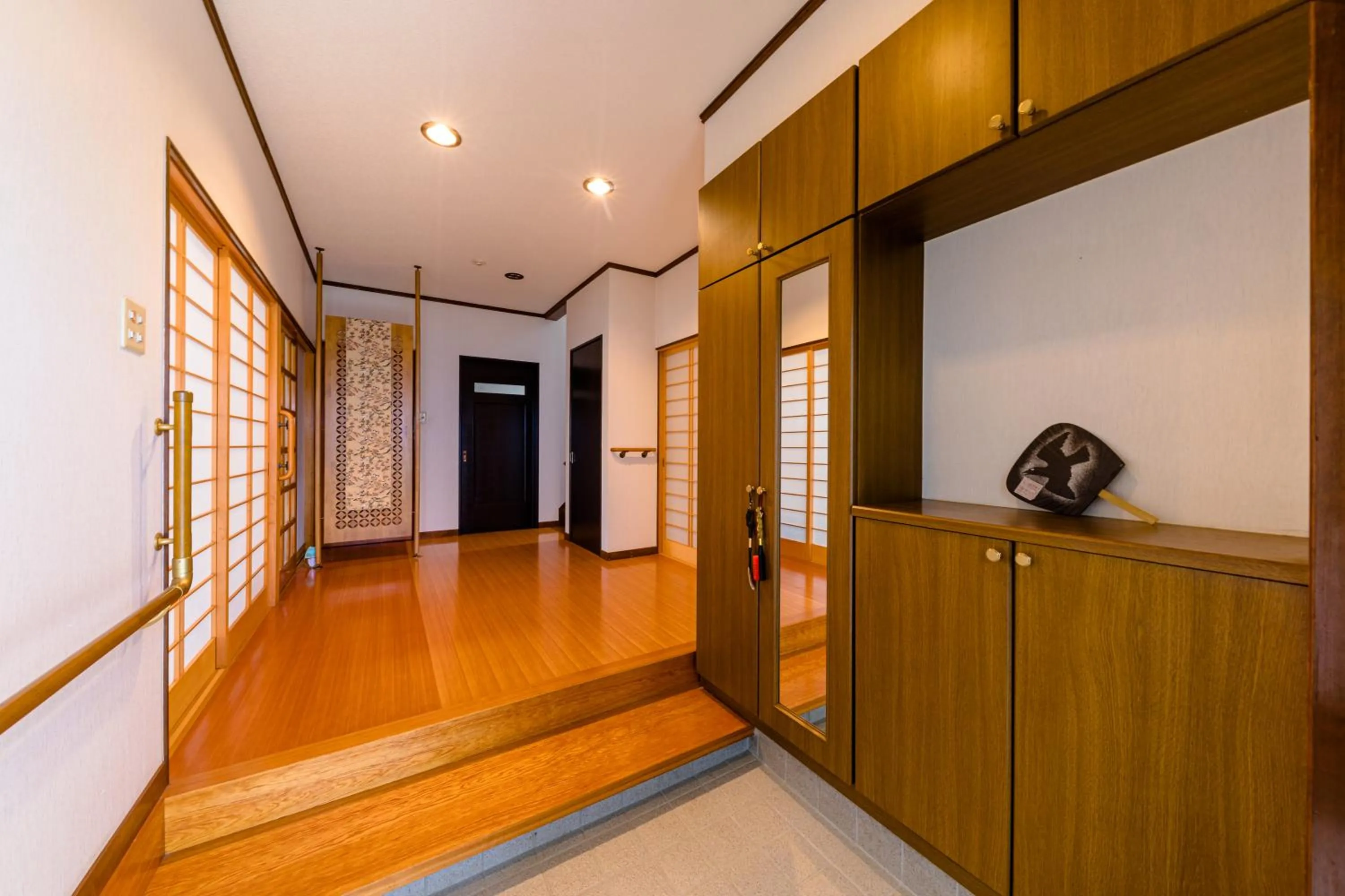 wardrobe in 130平米 和モダン邸宅 非日常を愉しむ 最大20名宿泊可 iine