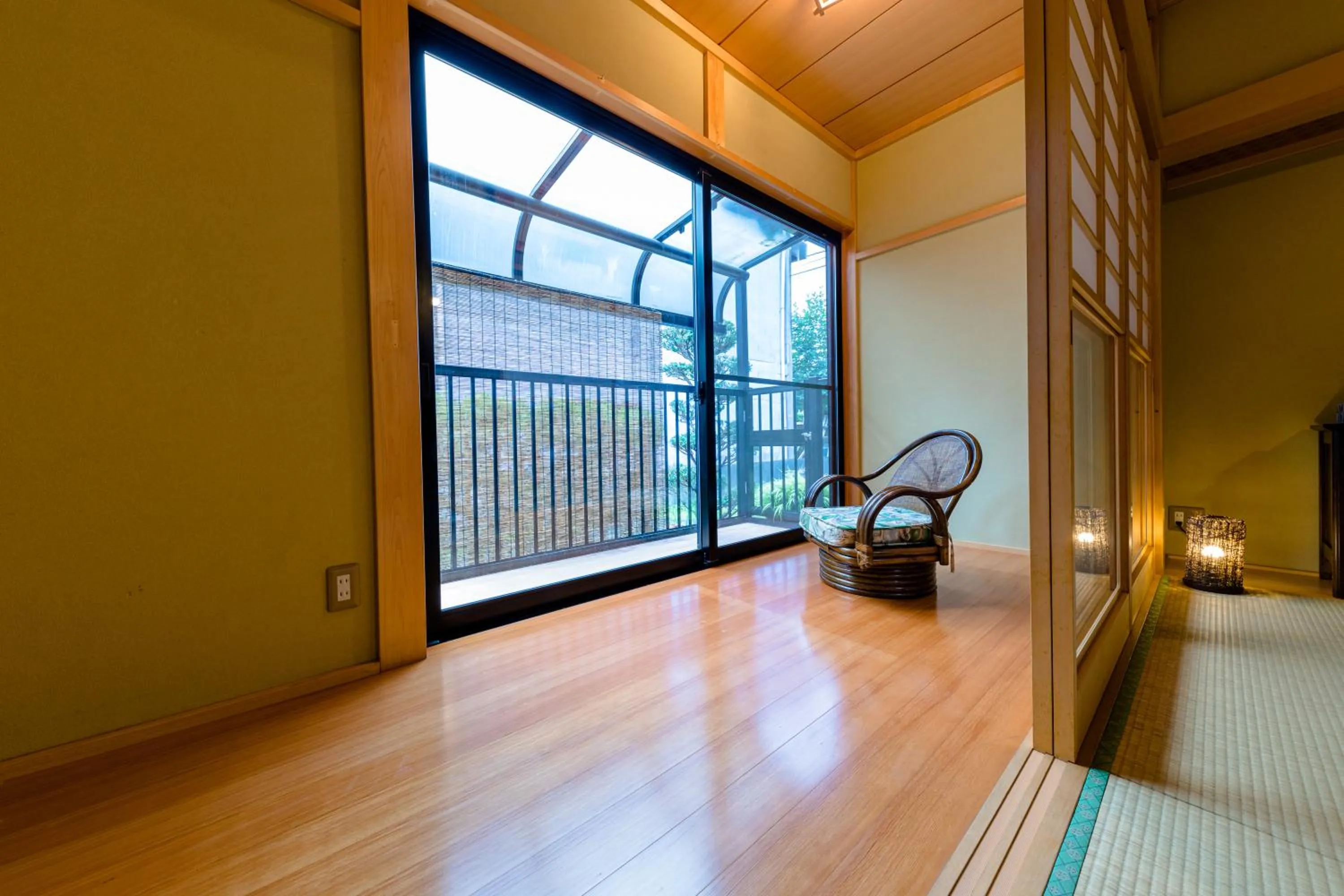 Photo of the whole room in 130平米 和モダン邸宅 非日常を愉しむ 最大20名宿泊可 iine