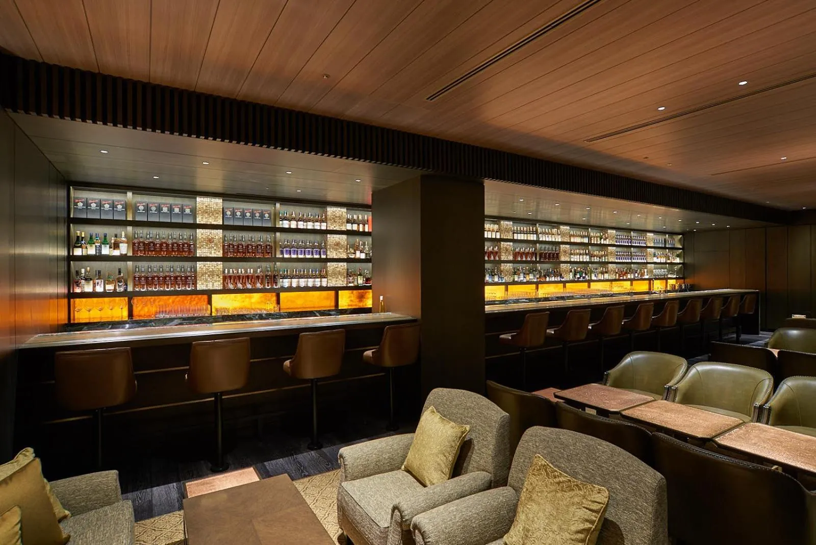 Lounge or bar in The Okura Heritage Tokyo