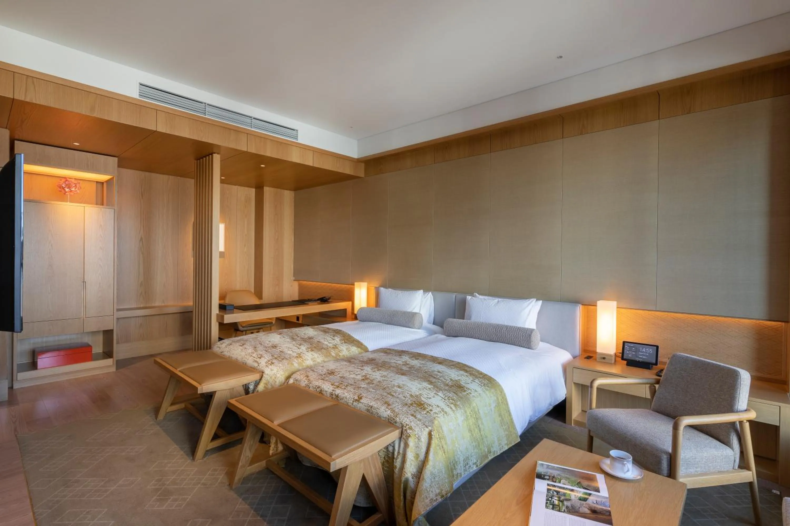 Photo of the whole room, Bed in The Okura Heritage Tokyo