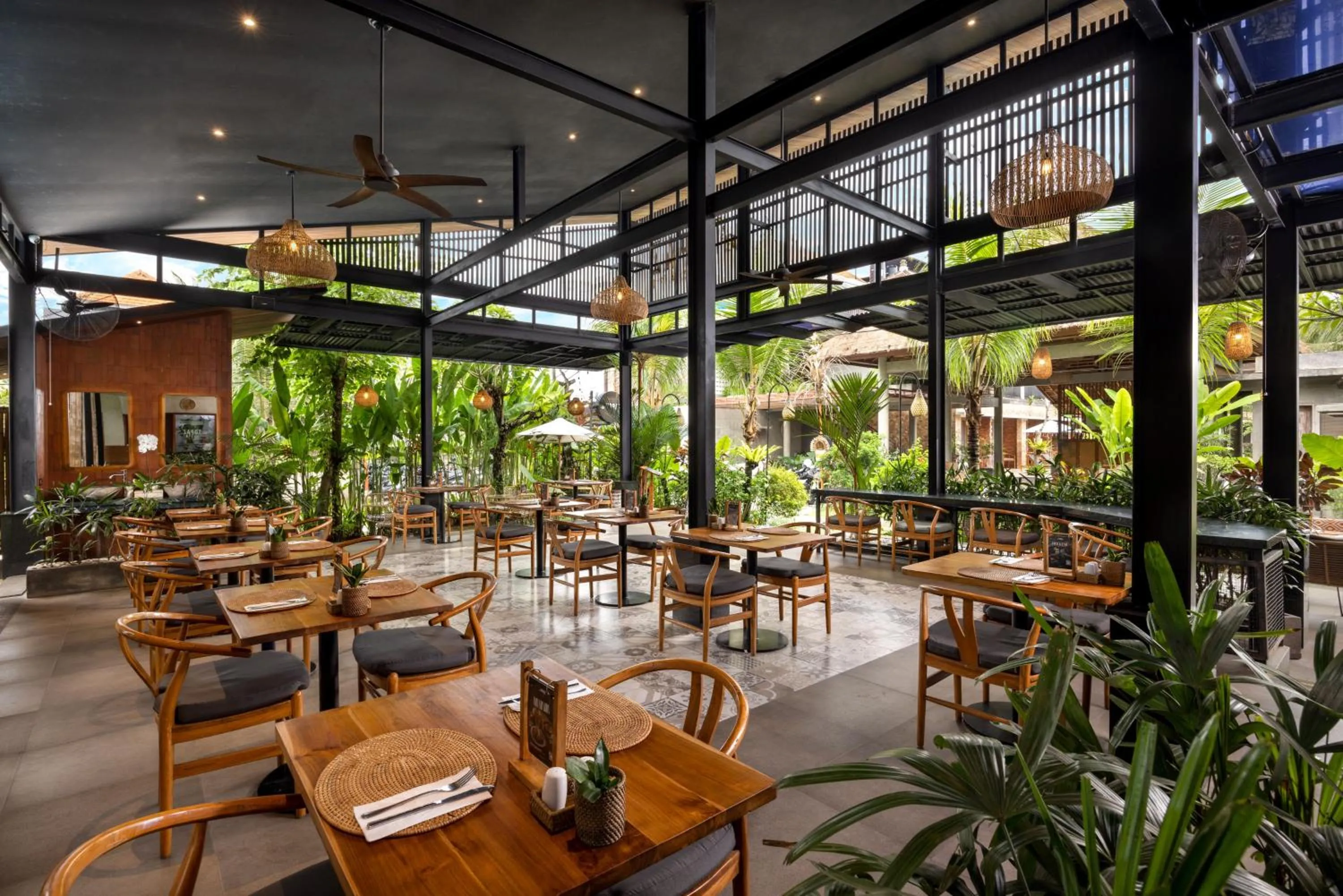 Restaurant/places to eat in Kahayana Suites Ubud
