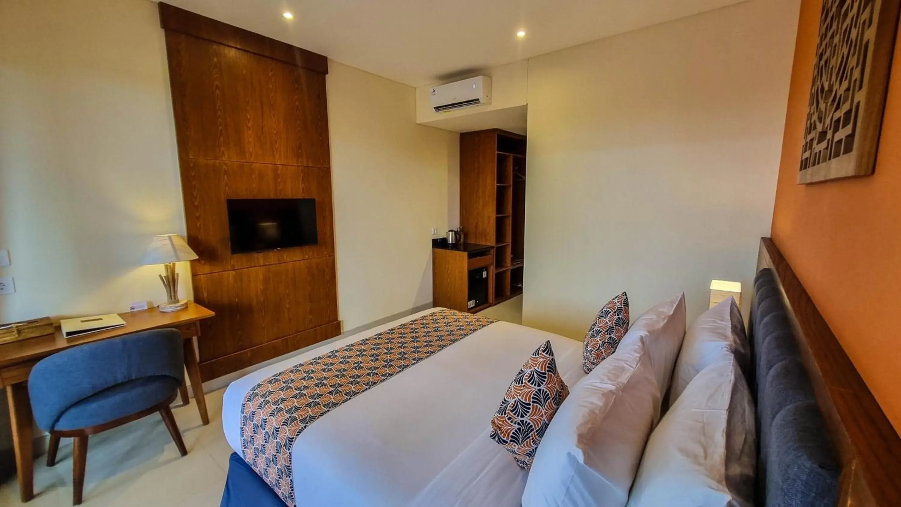 Deluxe Room with Pool View in Kahayana Suites Ubud Deluxe Room with Pool View in Kahayana Suites Ubud