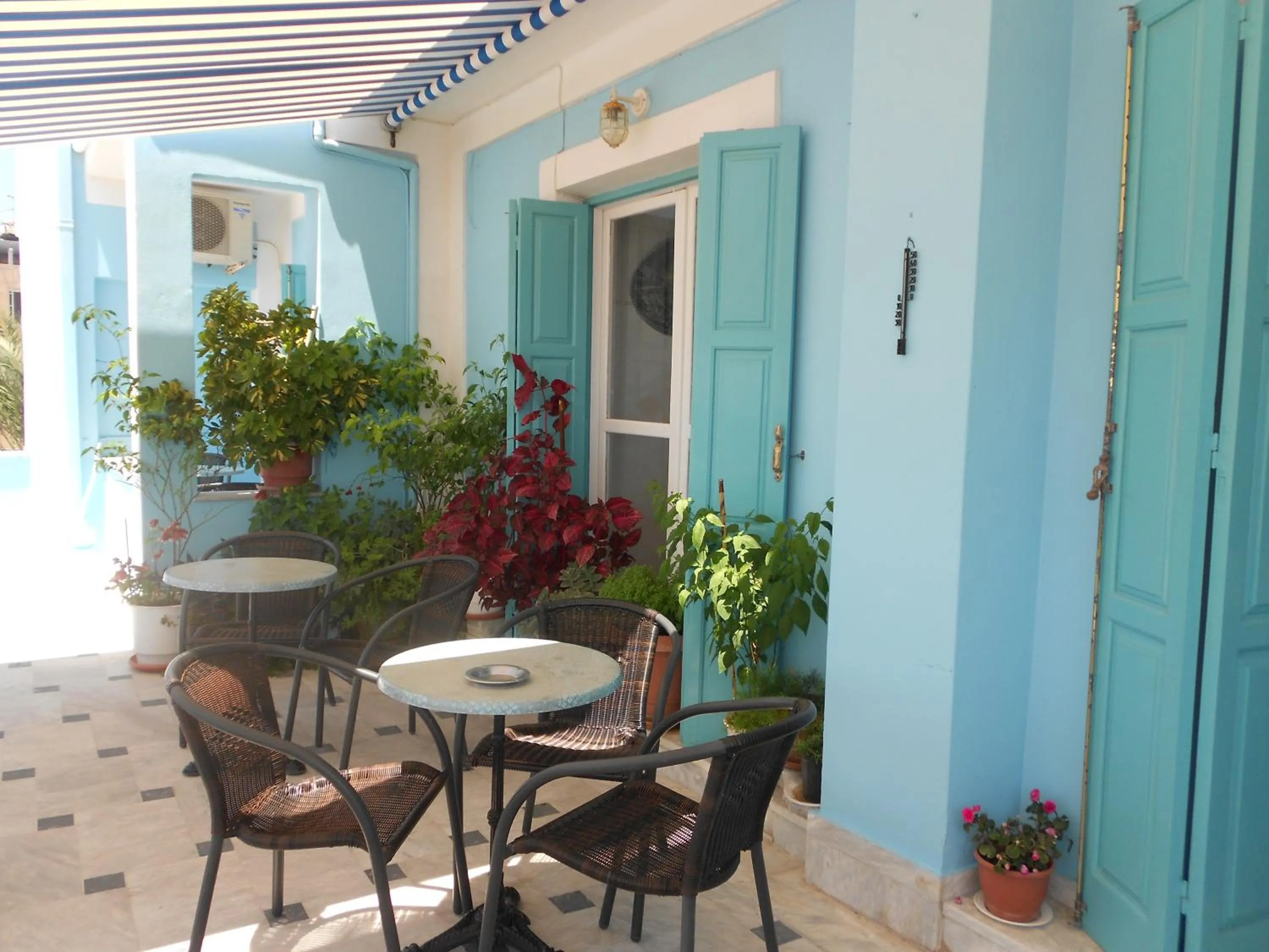 Facade/entrance in Zorbas Hotel