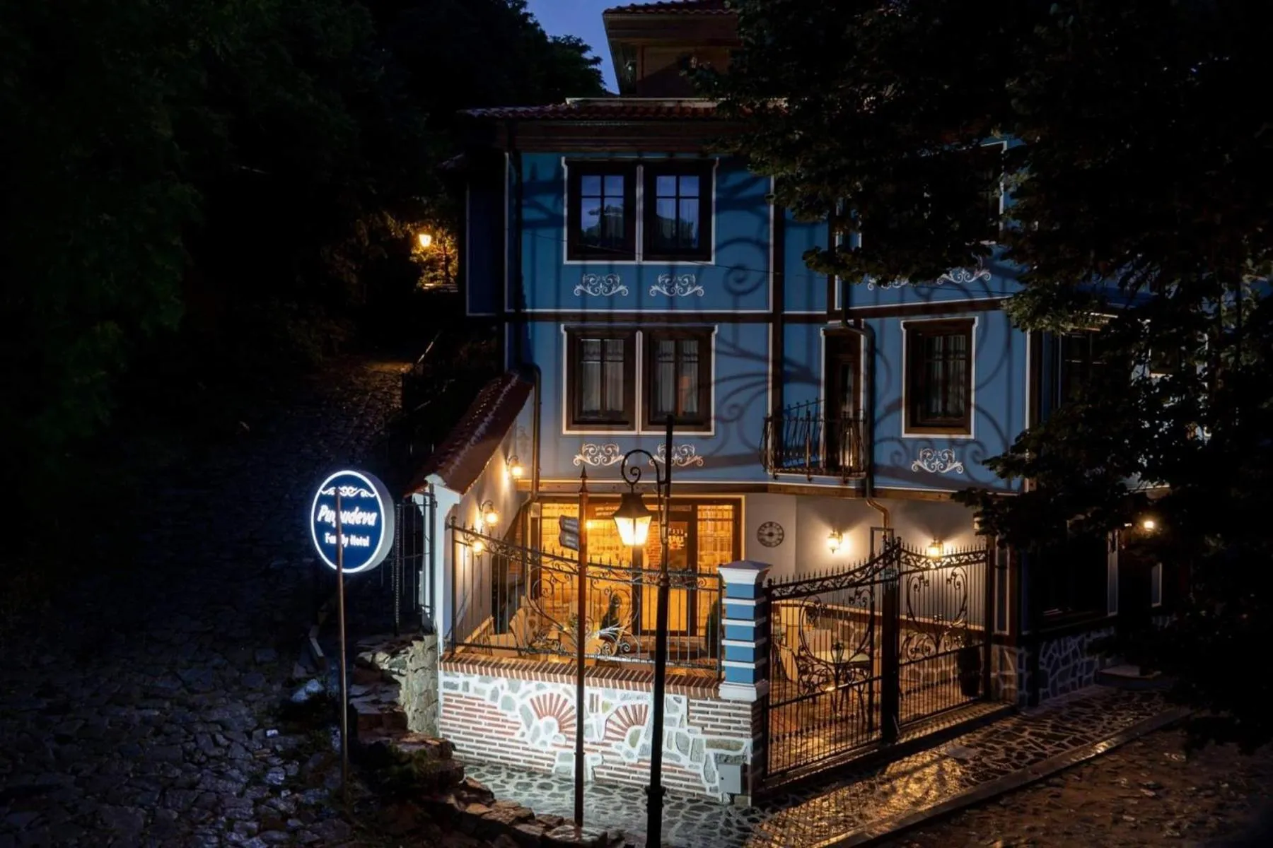 Property building in Pulpudeva Family Hotel