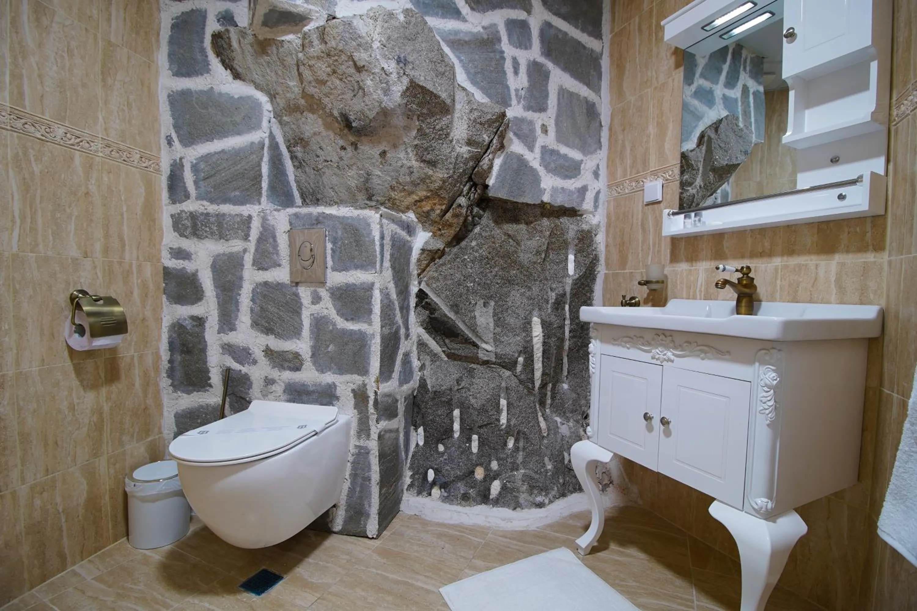 Shower in Pulpudeva Family Hotel