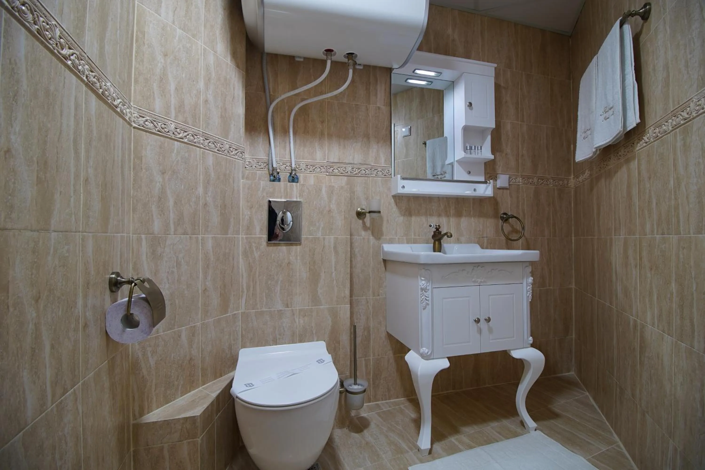 Shower in Pulpudeva Family Hotel