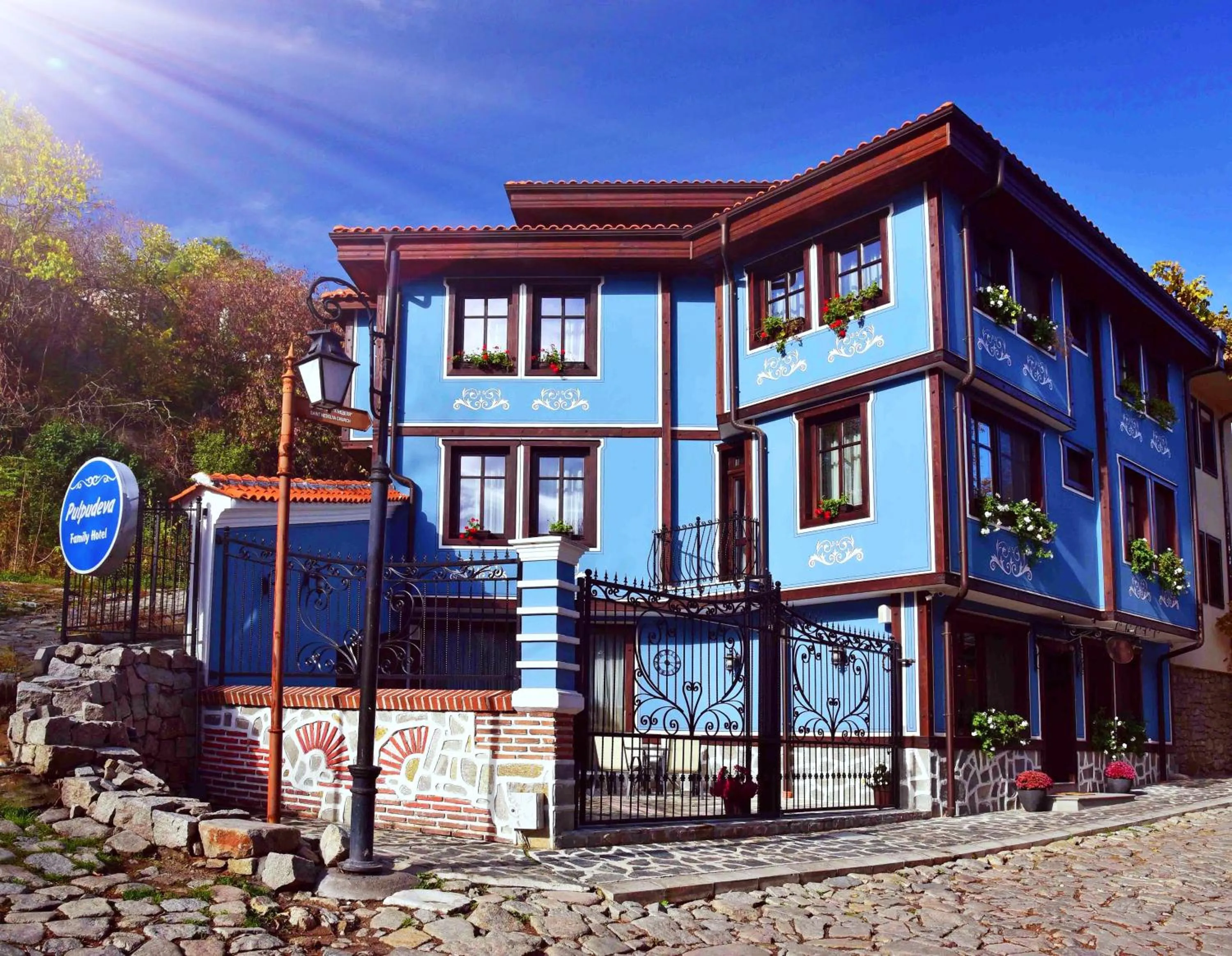 Pulpudeva Family Hotel