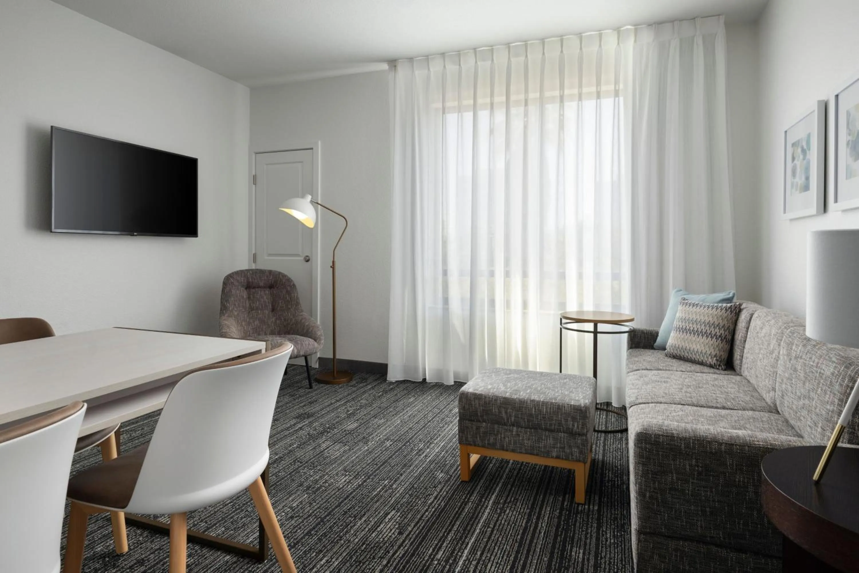 Living room in TownePlace Suites San Jose Santa Clara