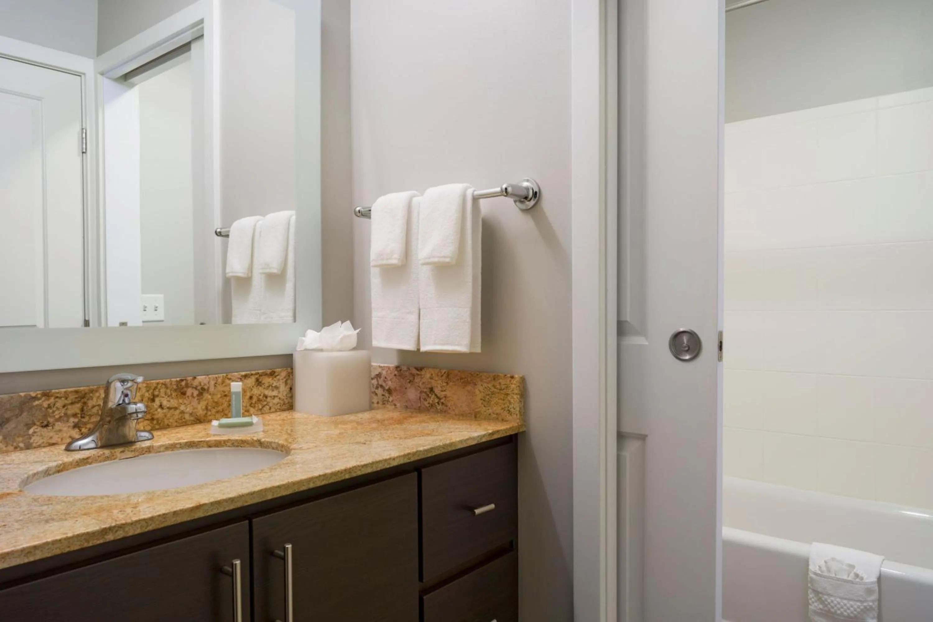 Bathroom in TownePlace Suites San Jose Santa Clara