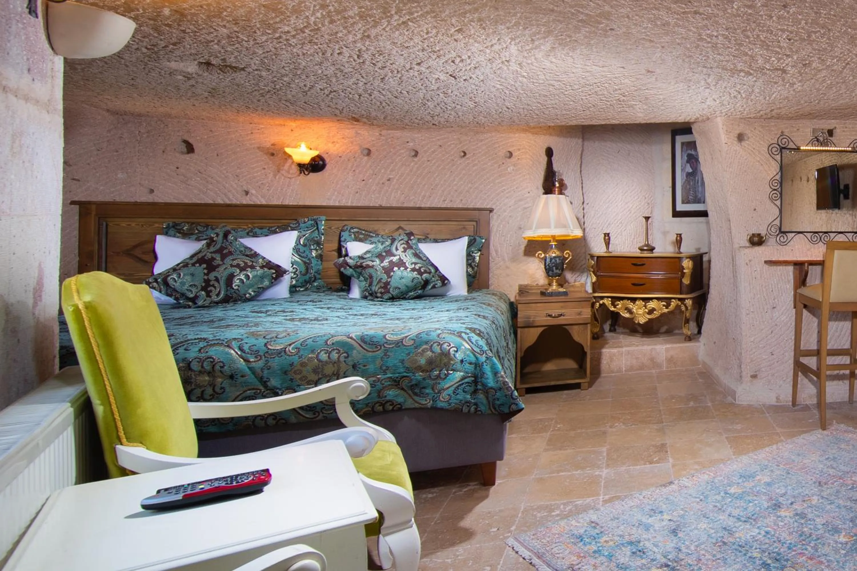 Bed in Cappadocia Fairy Chimneys Selfie Cave Hotels - Special Class