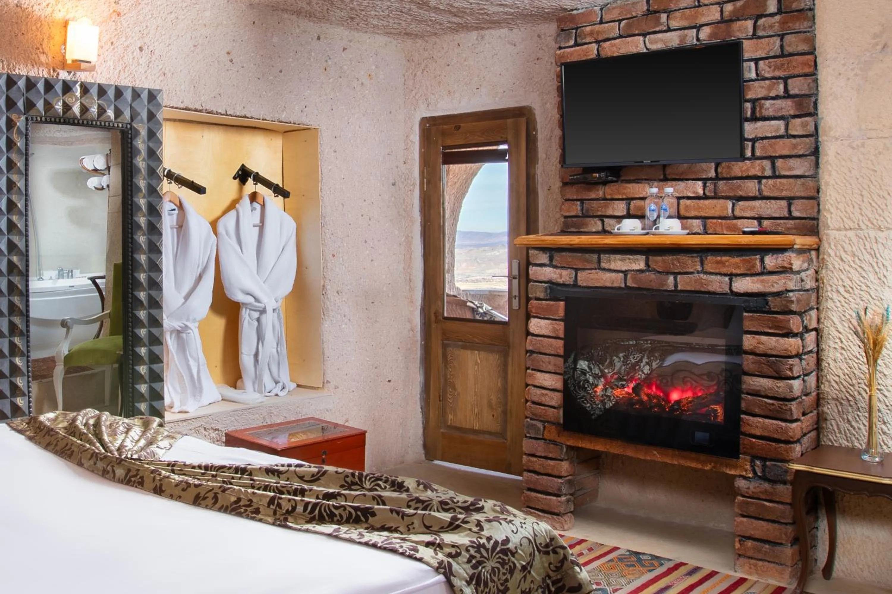 TV and multimedia, Bed in Cappadocia Fairy Chimneys Selfie Cave Hotels - Special Class