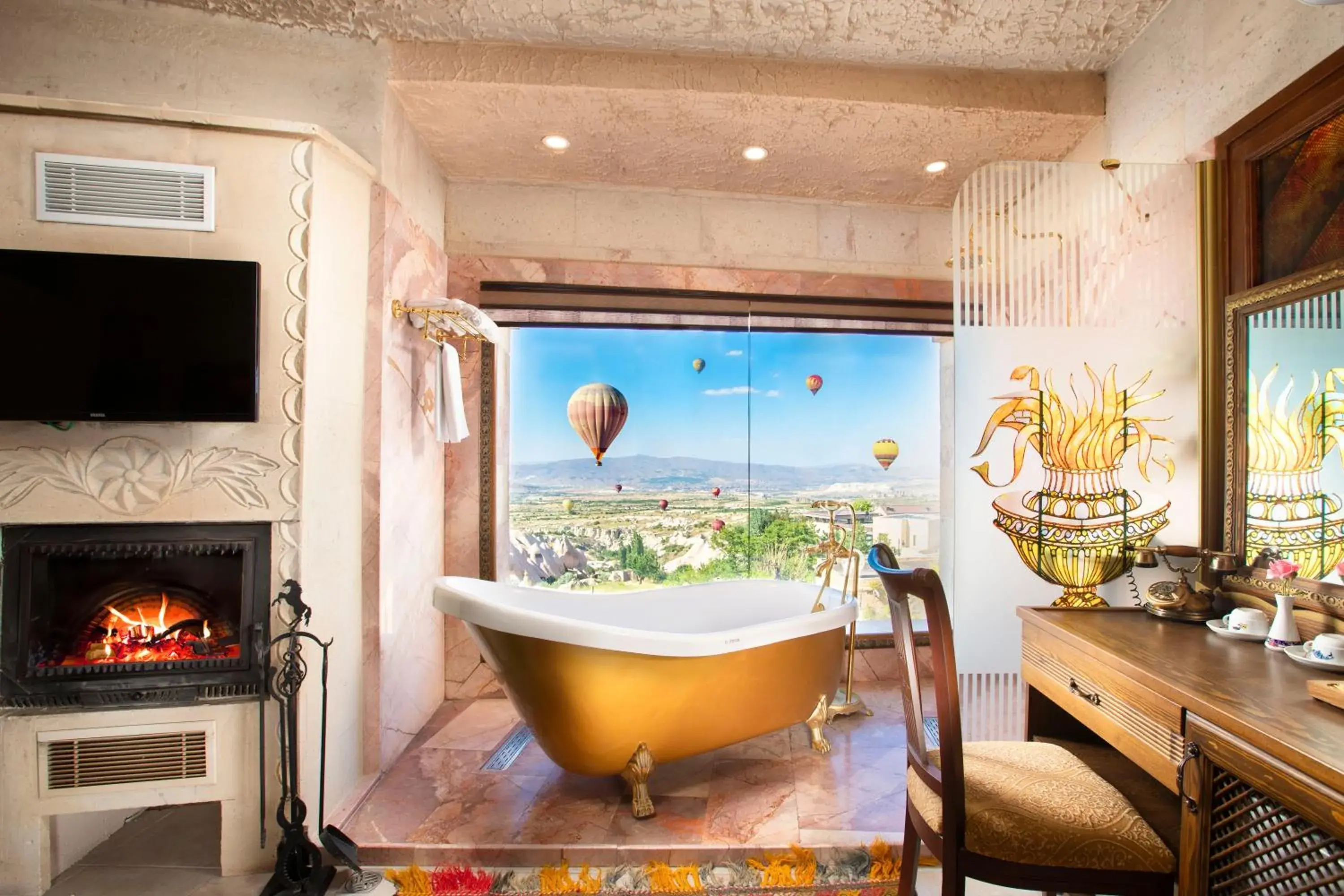 Luxury Room with Balloon View in Cappadocia Fairy Chimneys Selfie Cave Hotels - Special Class Luxury Room with Balloon View in Cappadocia Fairy Chimneys Selfie Cave Hotels - Special Class