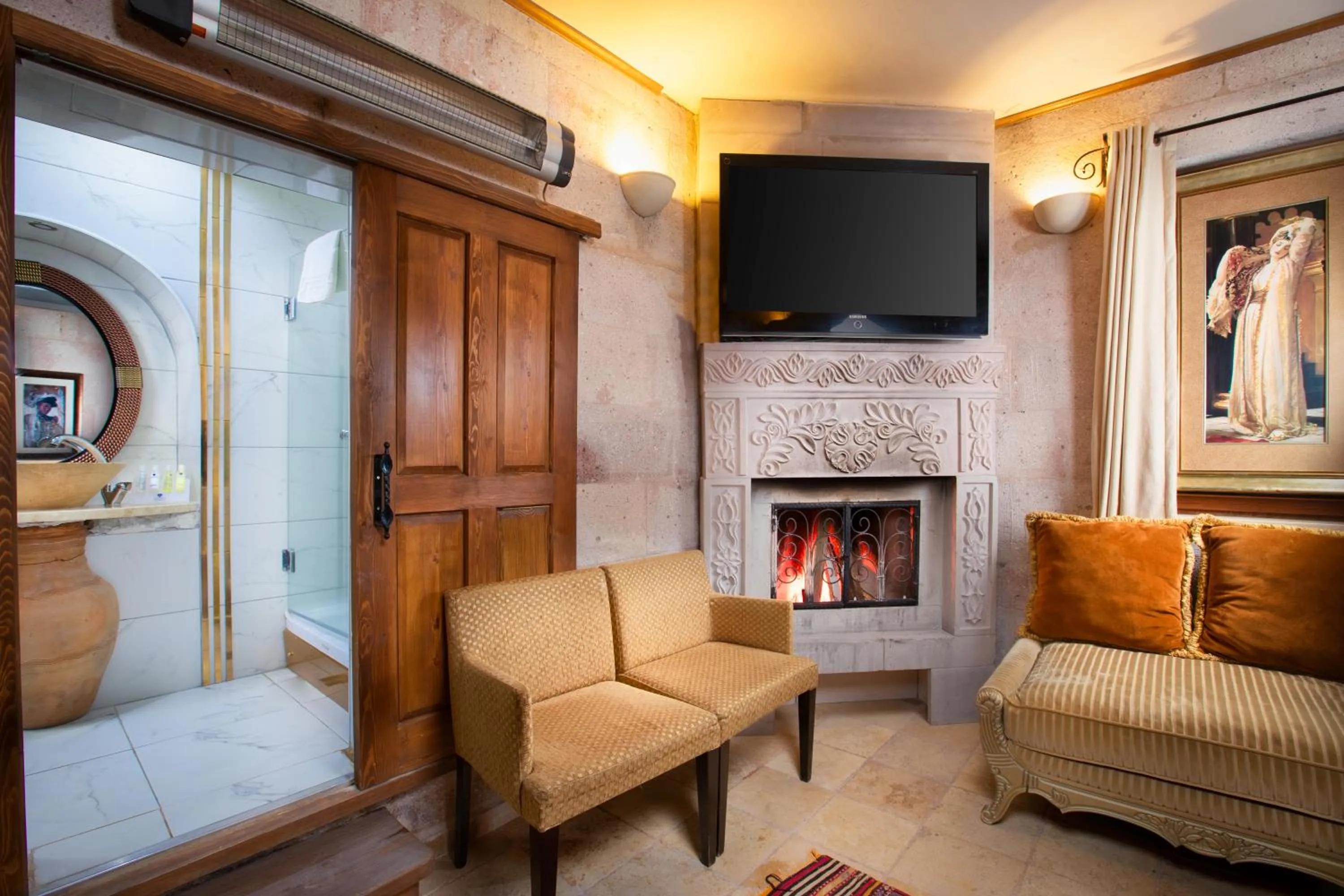 TV and multimedia in Cappadocia Fairy Chimneys Selfie Cave Hotels - Special Class