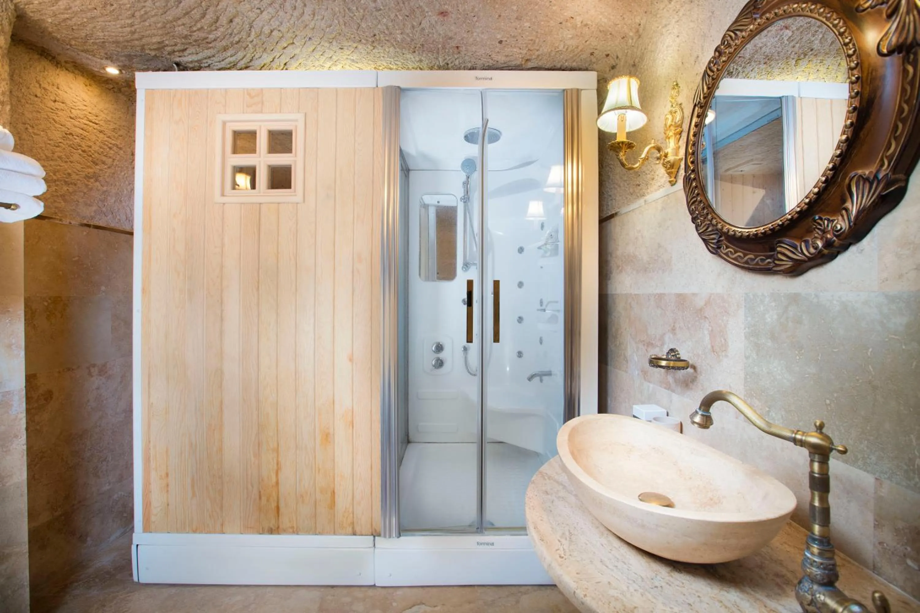 Shower in Cappadocia Fairy Chimneys Selfie Cave Hotels - Special Class